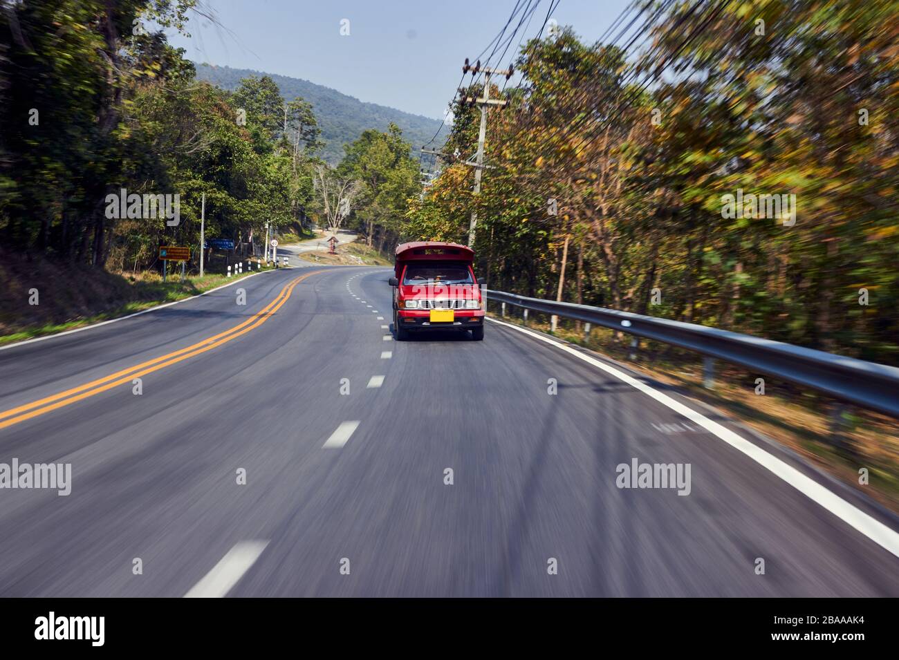 Voiture de taxi rouge panoramique à Chiang Mai Banque D'Images