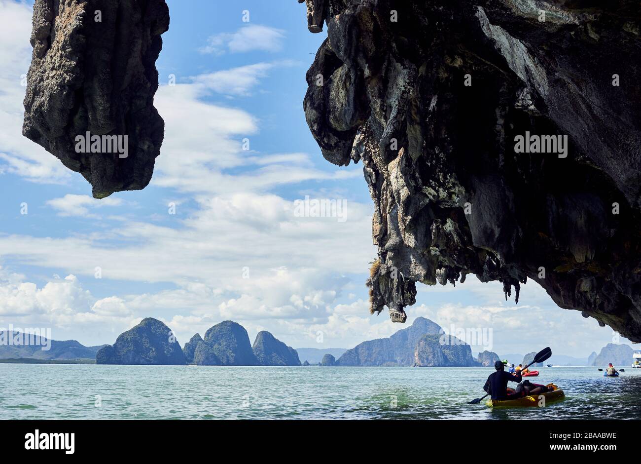 Kayak à la baie Ao Phang Nga à Phuket Banque D'Images