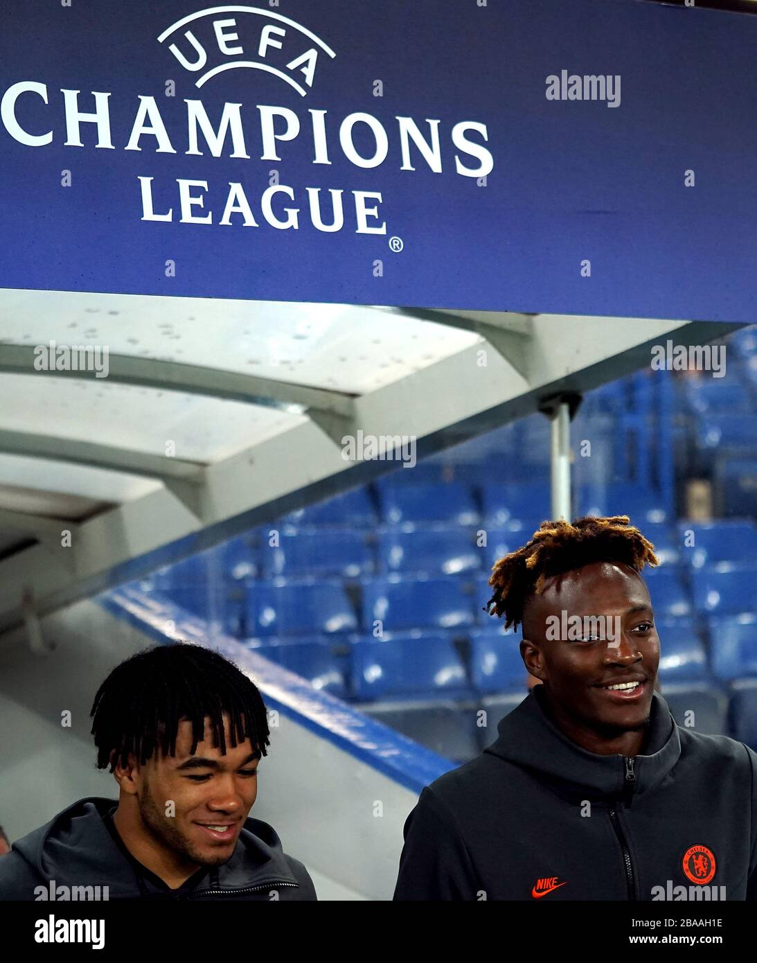 Reece James de Chelsea (à gauche) et Tammy Abraham de Chelsea avant le lancement Banque D'Images