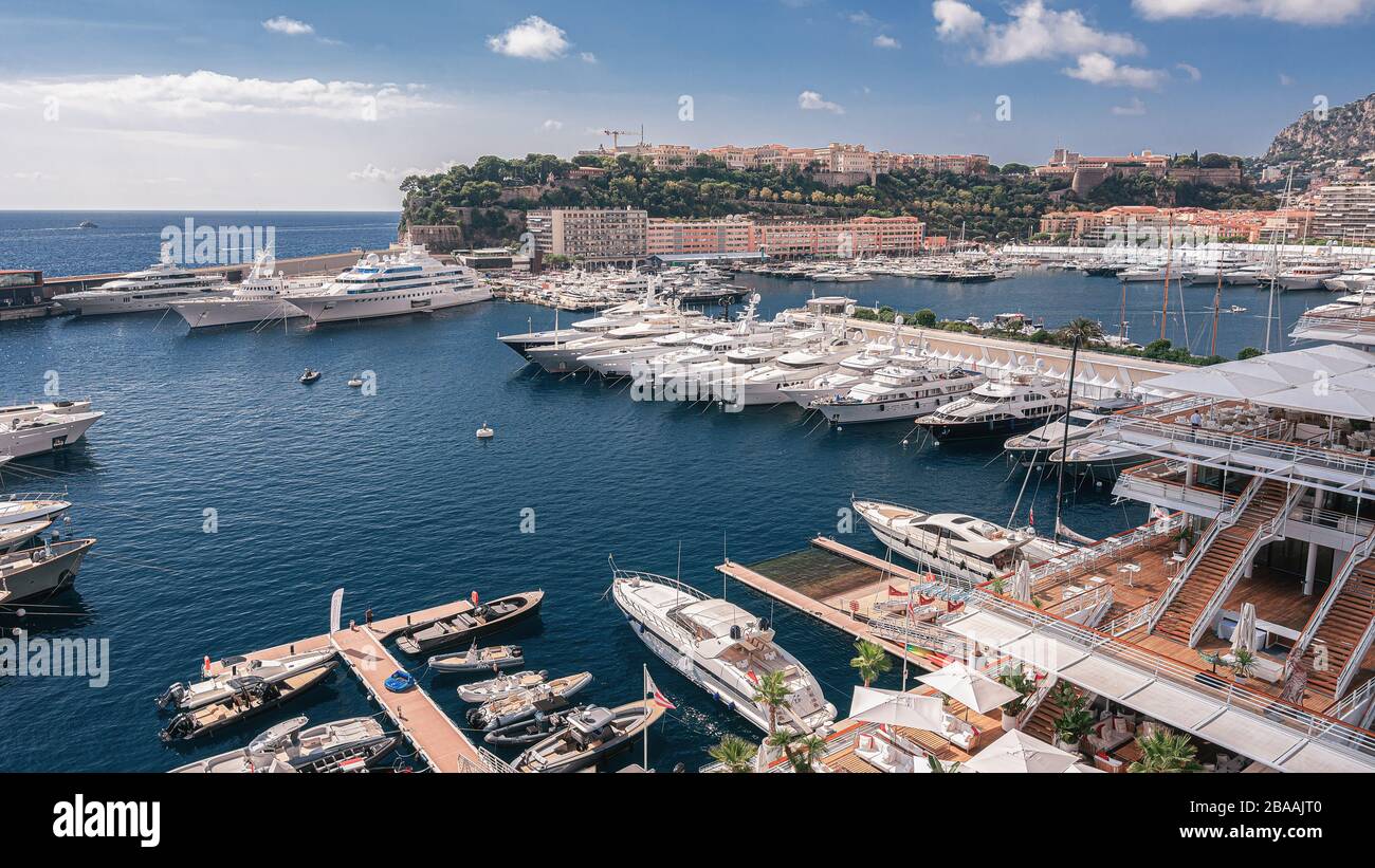 Vue sur le port de Monégasque Port Hercule à Monaco Banque D'Images