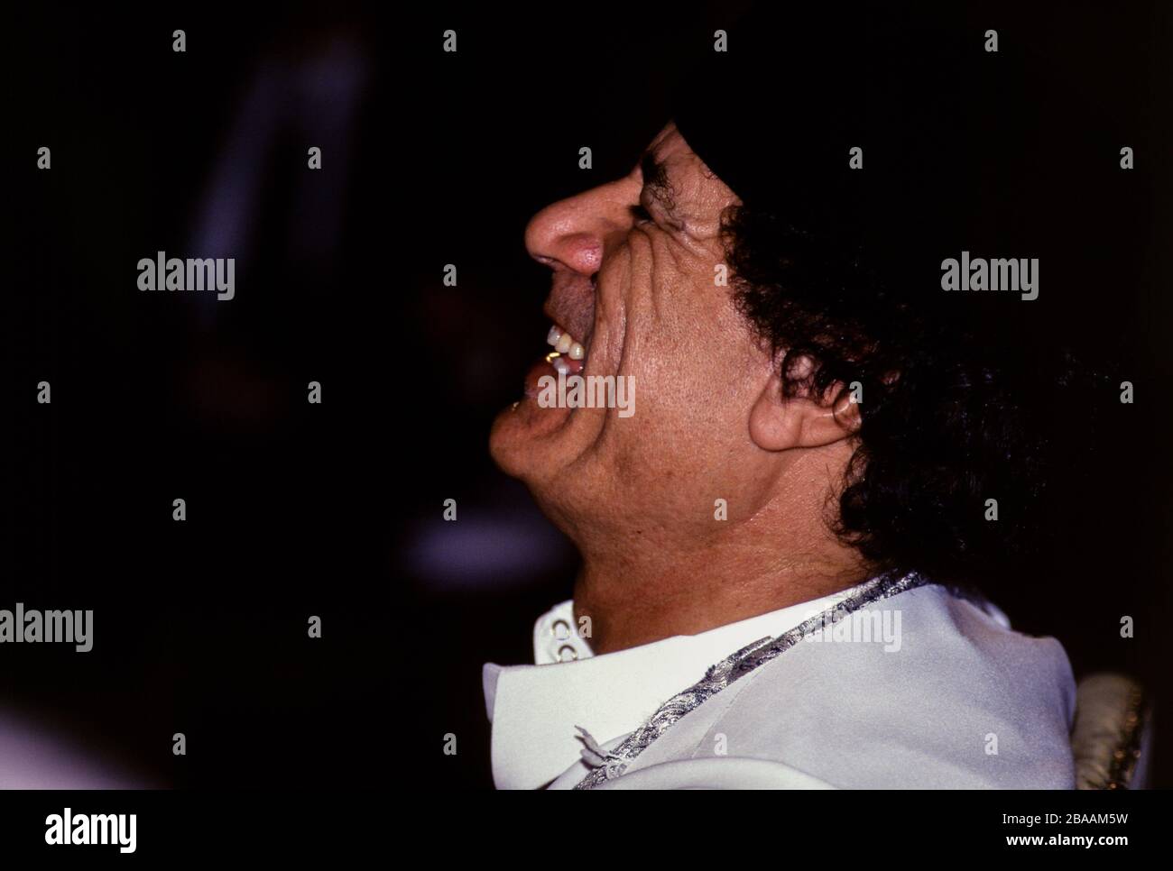 Le Caire, Egypte - 21-23 juin 1996 - le Président libyen Mouammar Kadhafi au Sommet arabe de la capitale égyptienne, où les dirigeants arabes se sont réunis pour examiner l'évolution de la région, et pour relancer, renforcer et intensifier l'action arabe conjointe. Banque D'Images