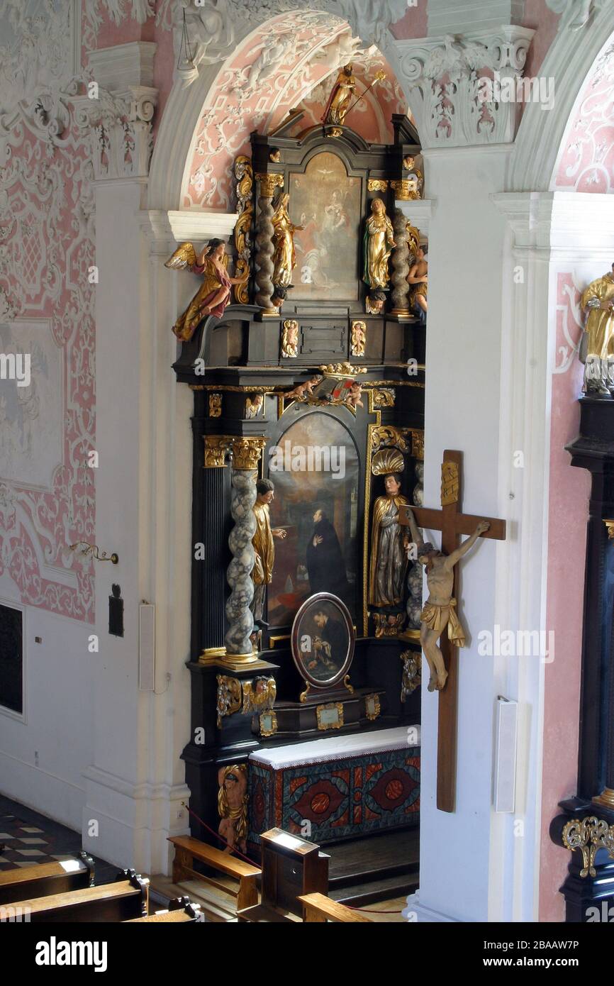 Autel de Saint François Borgia dans l'église Sainte Catherine d'Alexandrie à Zagreb, Croatie Banque D'Images