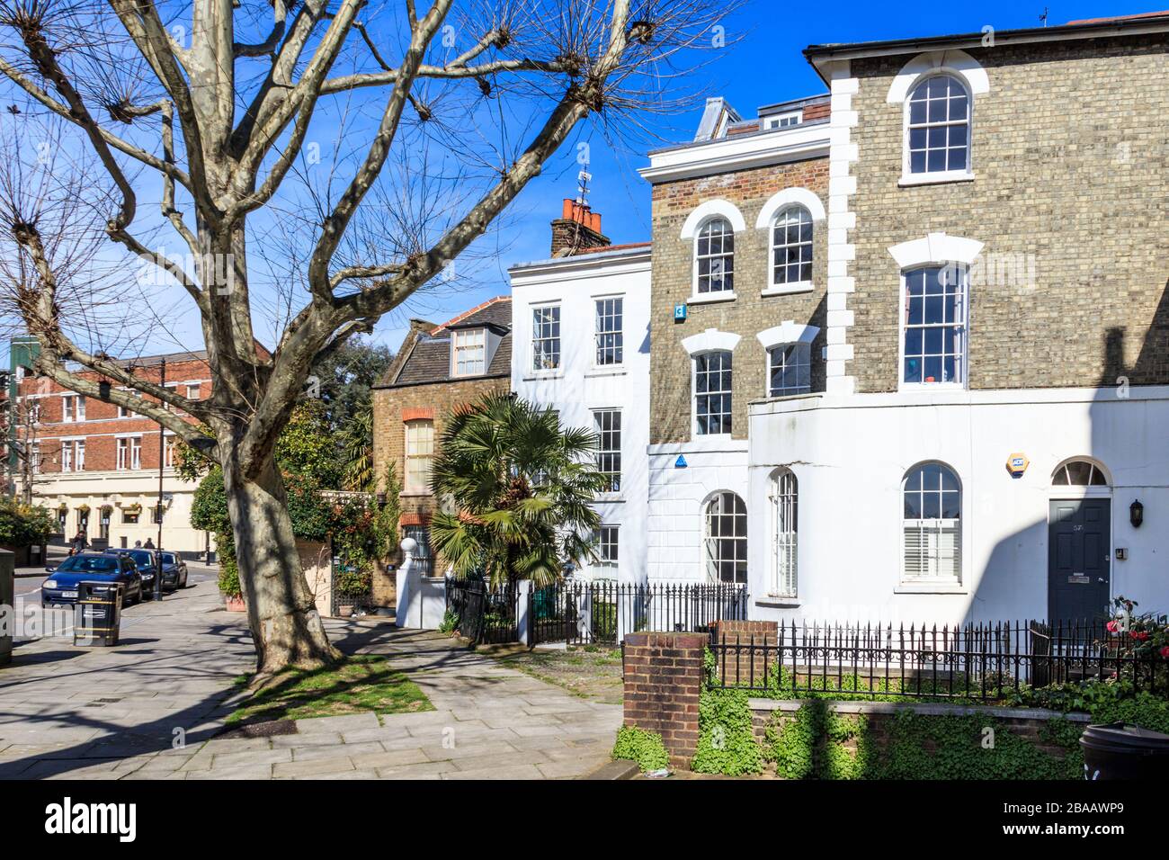 Maisons résidentielles géorgiennes sur Colebrooke Road, près de l'Ange, Islington, Londres, Royaume-Uni Banque D'Images