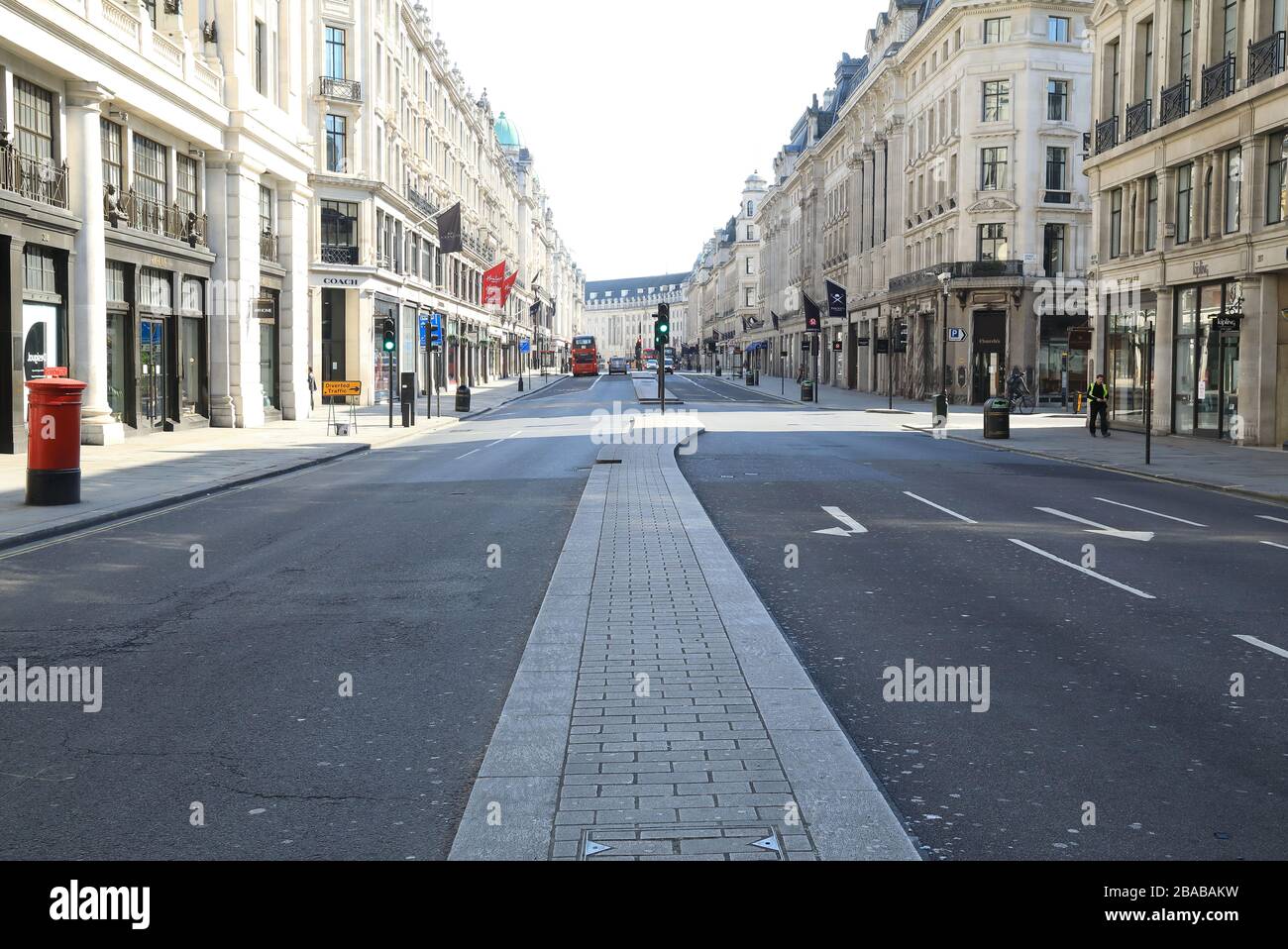 Regent Street déserte dans le verrouillage du coronavirus, en mars 2020, dans le centre de Londres, au Royaume-Uni Banque D'Images