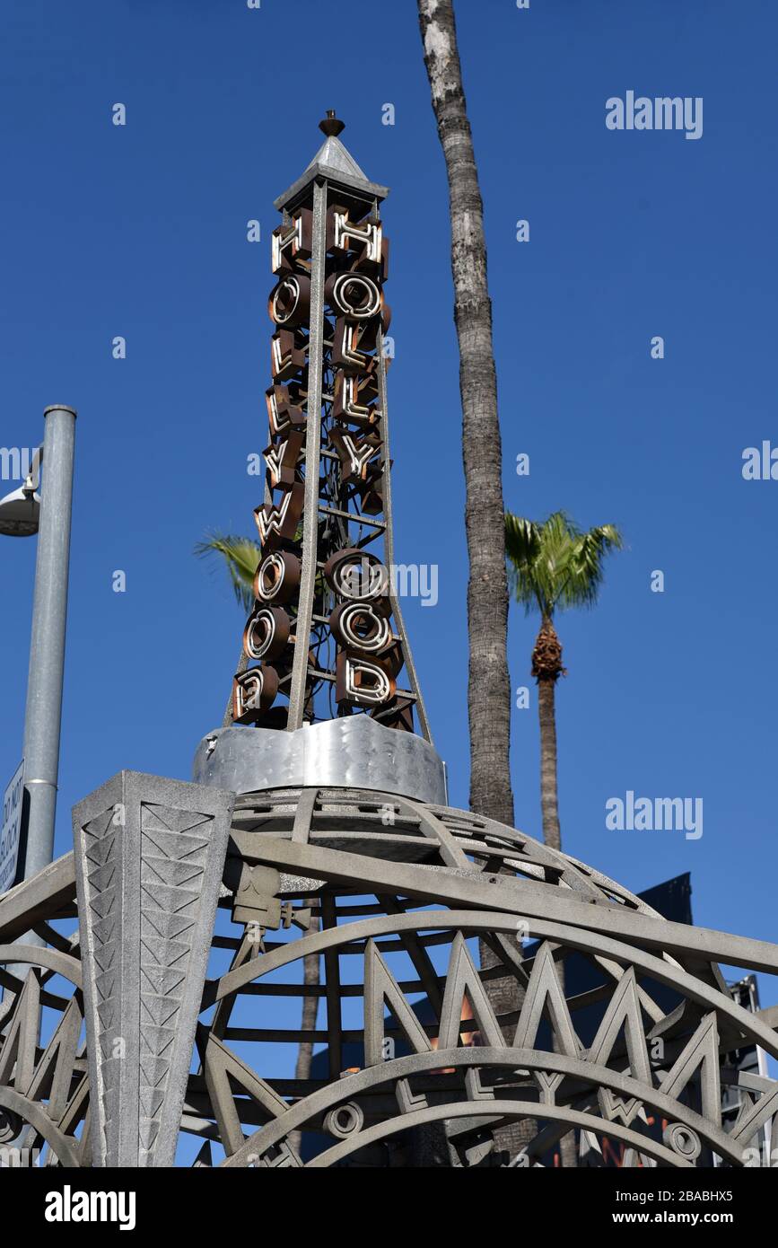 HOLLYWOOD, CA/USA - 27 JANVIER 2020: En haut des quatre dames de Hollywood Gazebo, la statue de Marilyn Monroe a été volée au sommet et est encore mi Banque D'Images