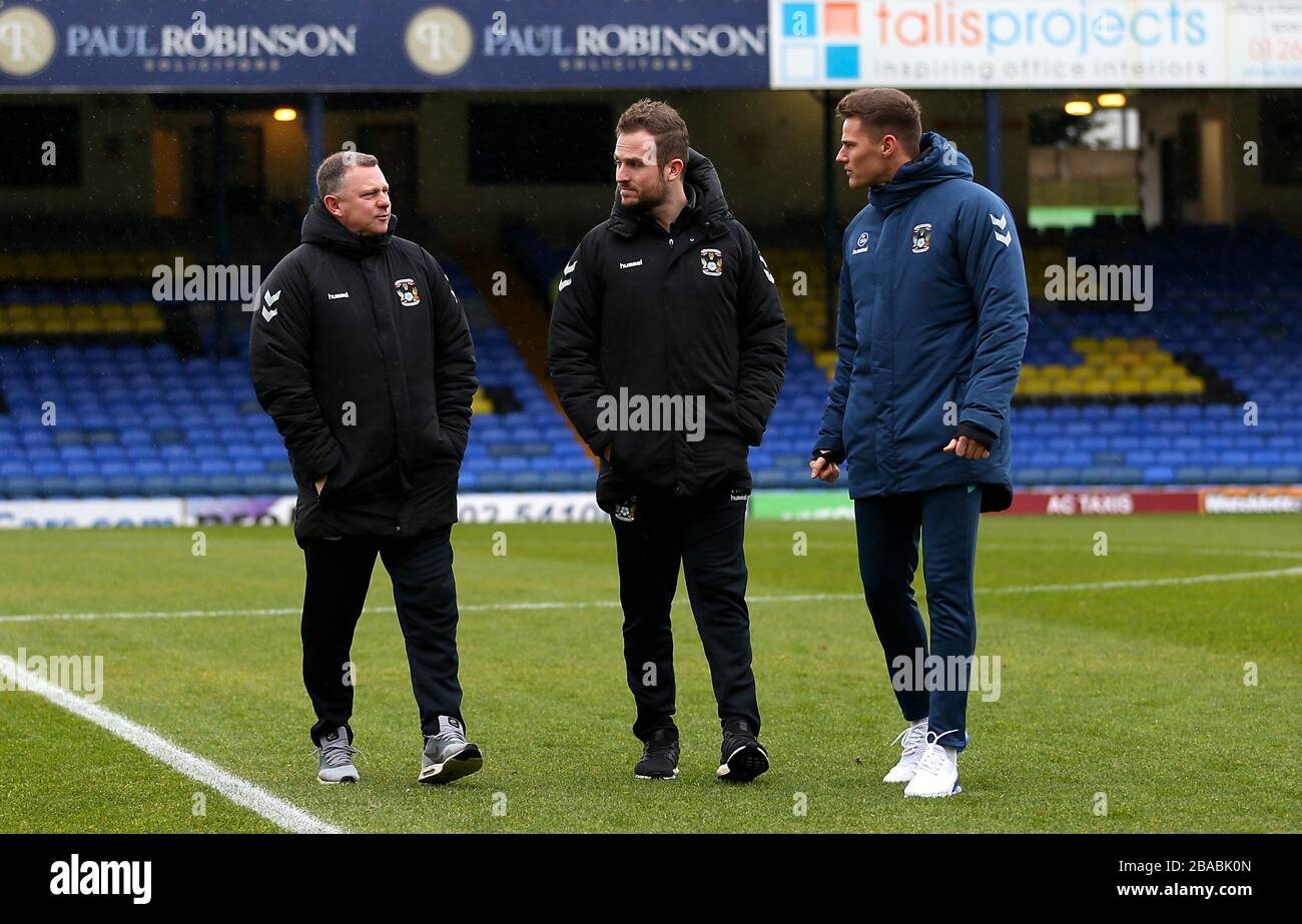 Mark Robins, responsable de Coventry City (à gauche), Andy Young, entraîneur principal en conditionnement physique (au centre) et Luke Tisdale (à droite), entraîneur en chef de moins de 23 ans, avant le lancement Banque D'Images