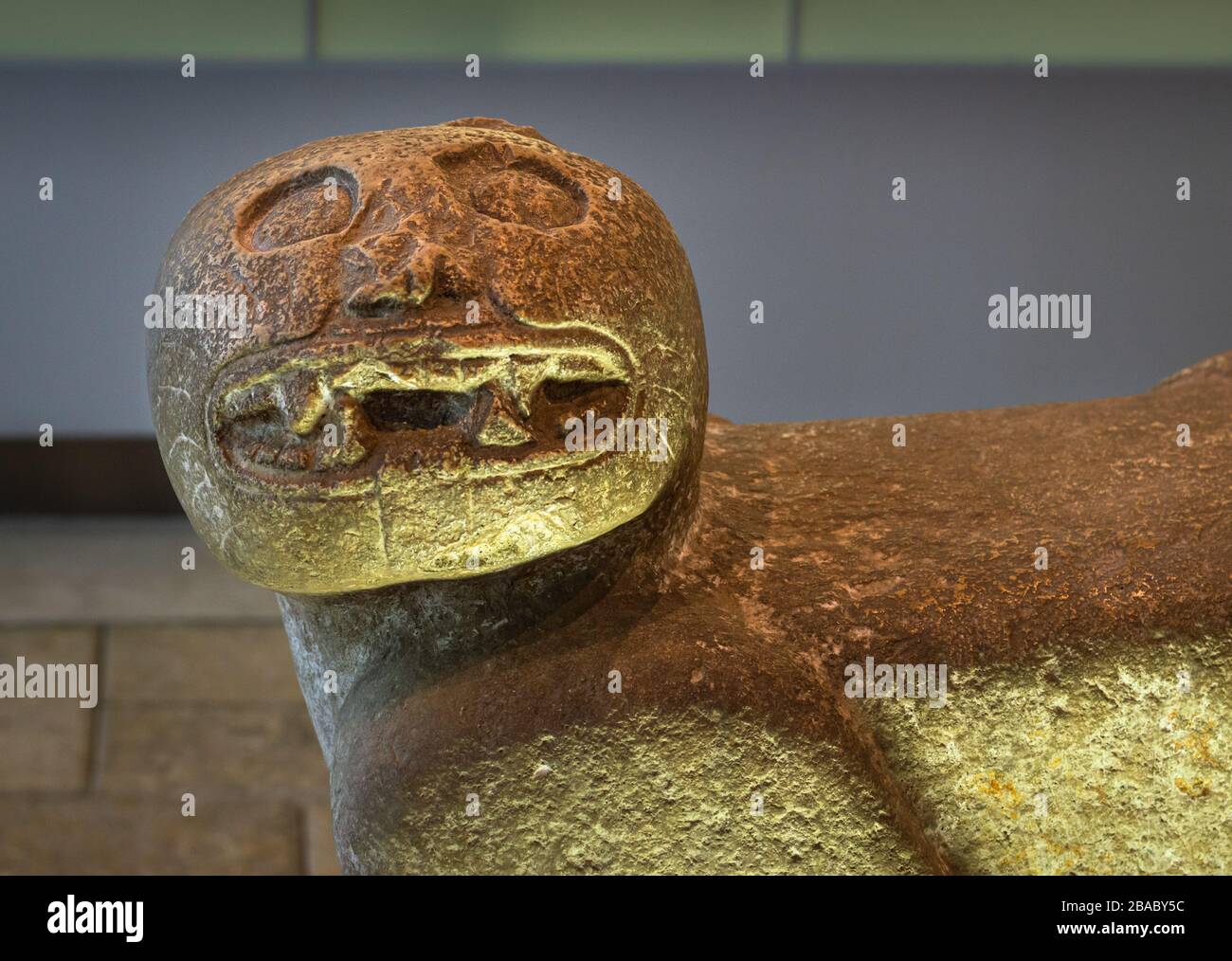 Le trône de Maya Jaguar se trouve à Chichen Itza, exposé au musée Maya de Merida, Yucatan, Mexique. Banque D'Images