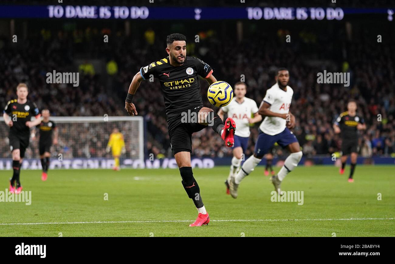 Riyad Mahrez de Manchester City lors du match de la Premier League au stade Tottenham Hotspur, Londres. Banque D'Images