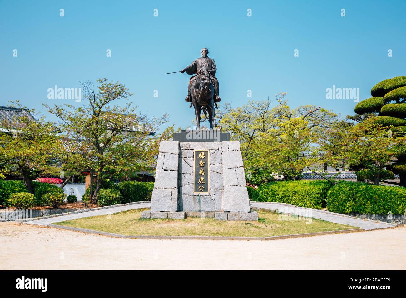 Ehime, Shikoku, Japon - 21 avril 2019 : statue du château d'Imabari Todo Takatora Banque D'Images