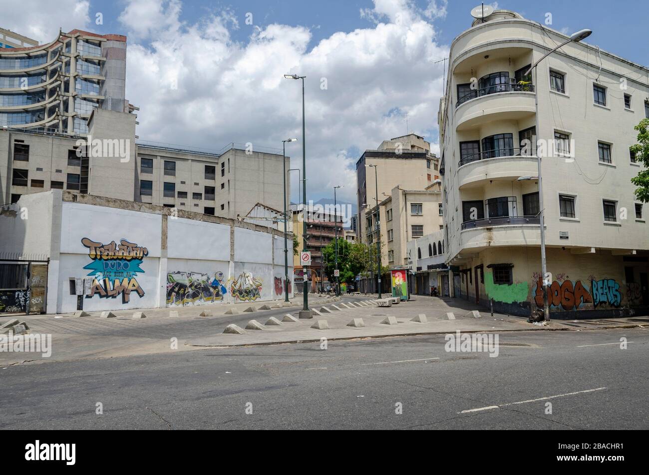 Les rues vides à Caracas pendant les heures de circulation sont maintenant normales, en raison de la quarantaine. Le Venezuela atteint son dixième jour de quarantaine, avec un chiffre Banque D'Images