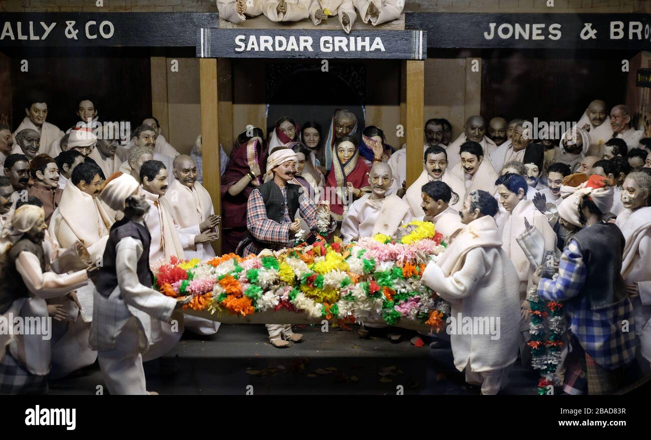 Scènes de la vie de Mahatma Gandhi: Mort de Lokmanya Tilak, Mani Bhavan Gandhi Museum à Mumbai, Inde Banque D'Images