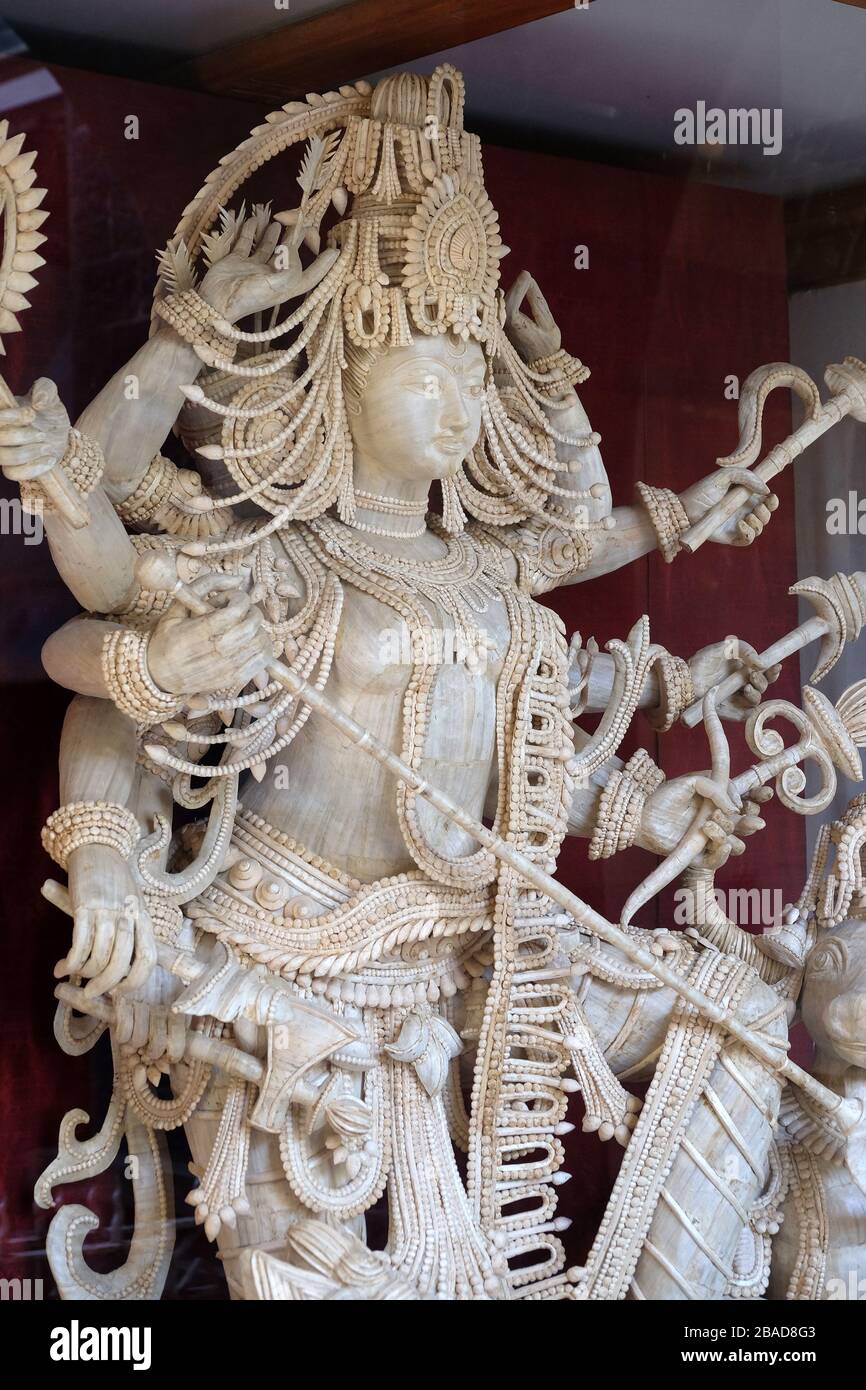 Statue de la Déesse Durga exposée au Musée du Prince de Galles, maintenant connu sous le nom de Musée Chhatrapati Shivaji Maharaj à Mumbai, en Inde Banque D'Images