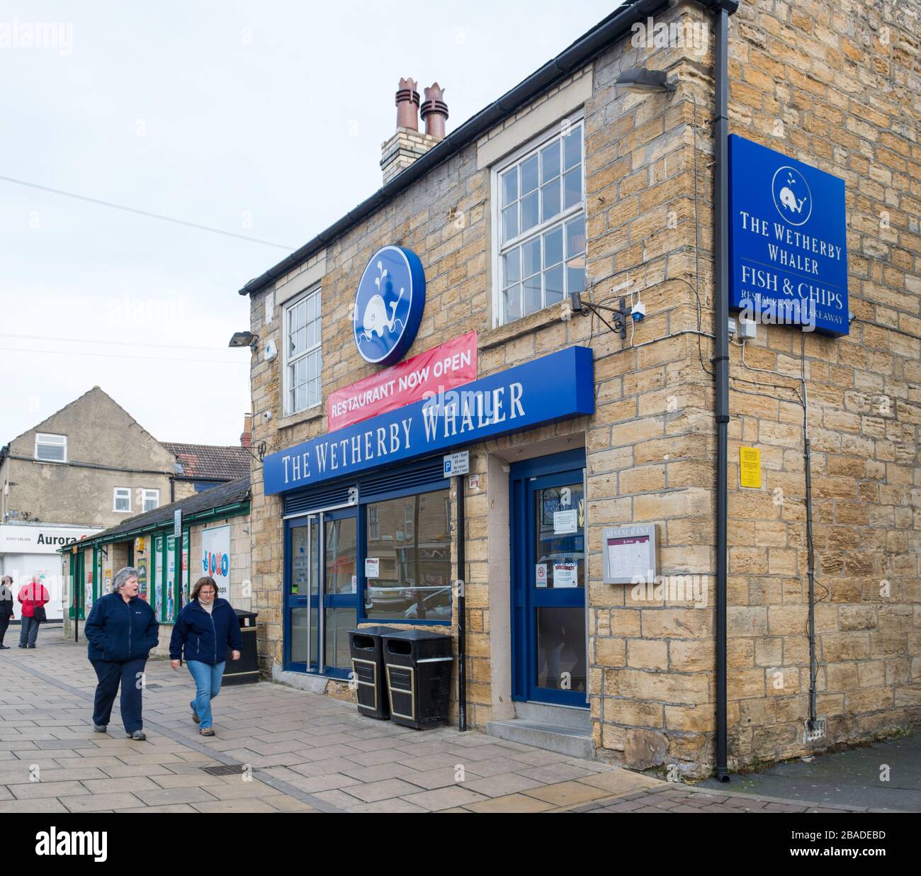 Vue extérieure du Wetherby Whaler Fish and chips shop à Wetherby, dans le West Yorkshire Banque D'Images