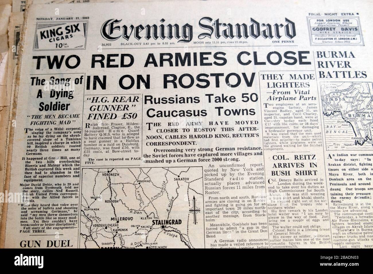 'Two Red Armies Close in on Rostov' 11 janvier 1943 page d'accueil British Evening Journal Standard titres Londres England UK Banque D'Images