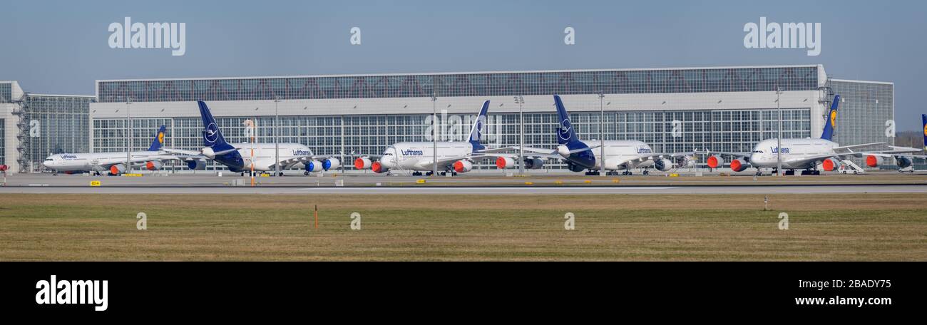 Munich, Allemagne - 27 mars. 2020 : en raison de la crise de Corona, les avions de Lufthansa se sont désarmés à l'aéroport de Munich Banque D'Images