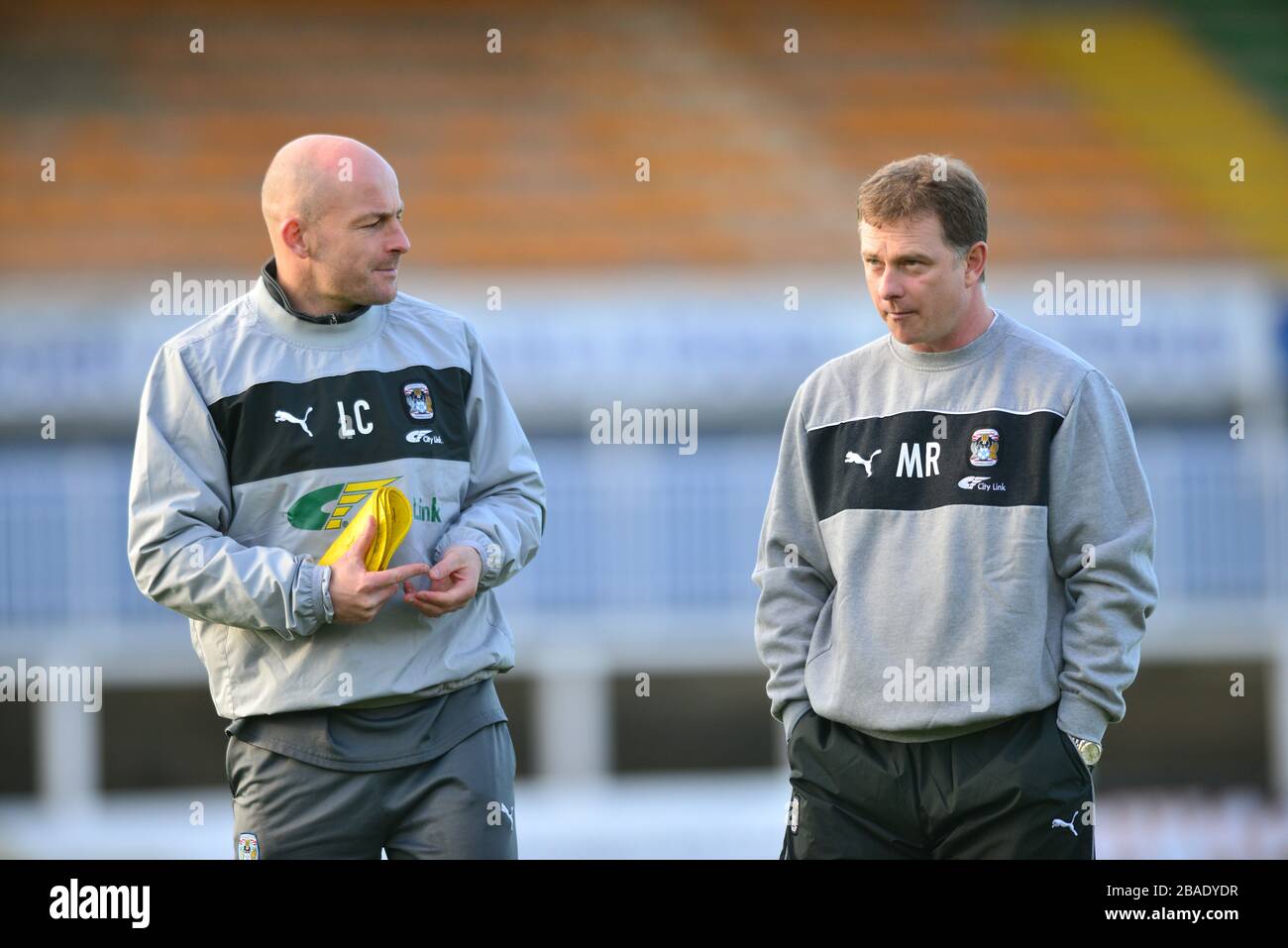 Lee Carsley (l), entraîneur de Coventry City, et Mark Robins, directeur Banque D'Images