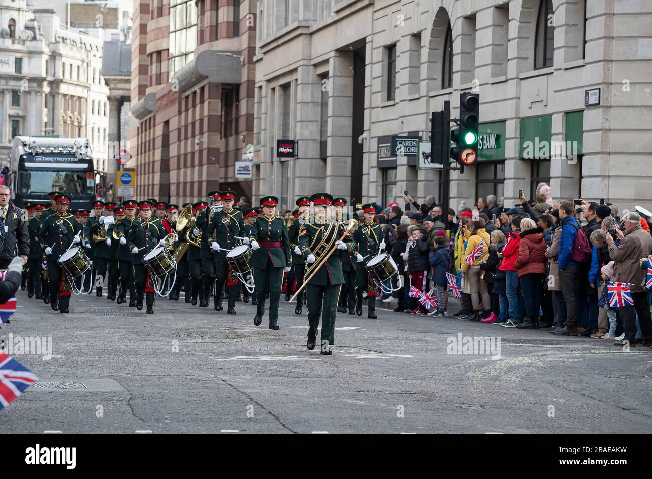 Groupe de maraching de l'armée à la procession du maire de Londres dans la ville de Londres Banque D'Images