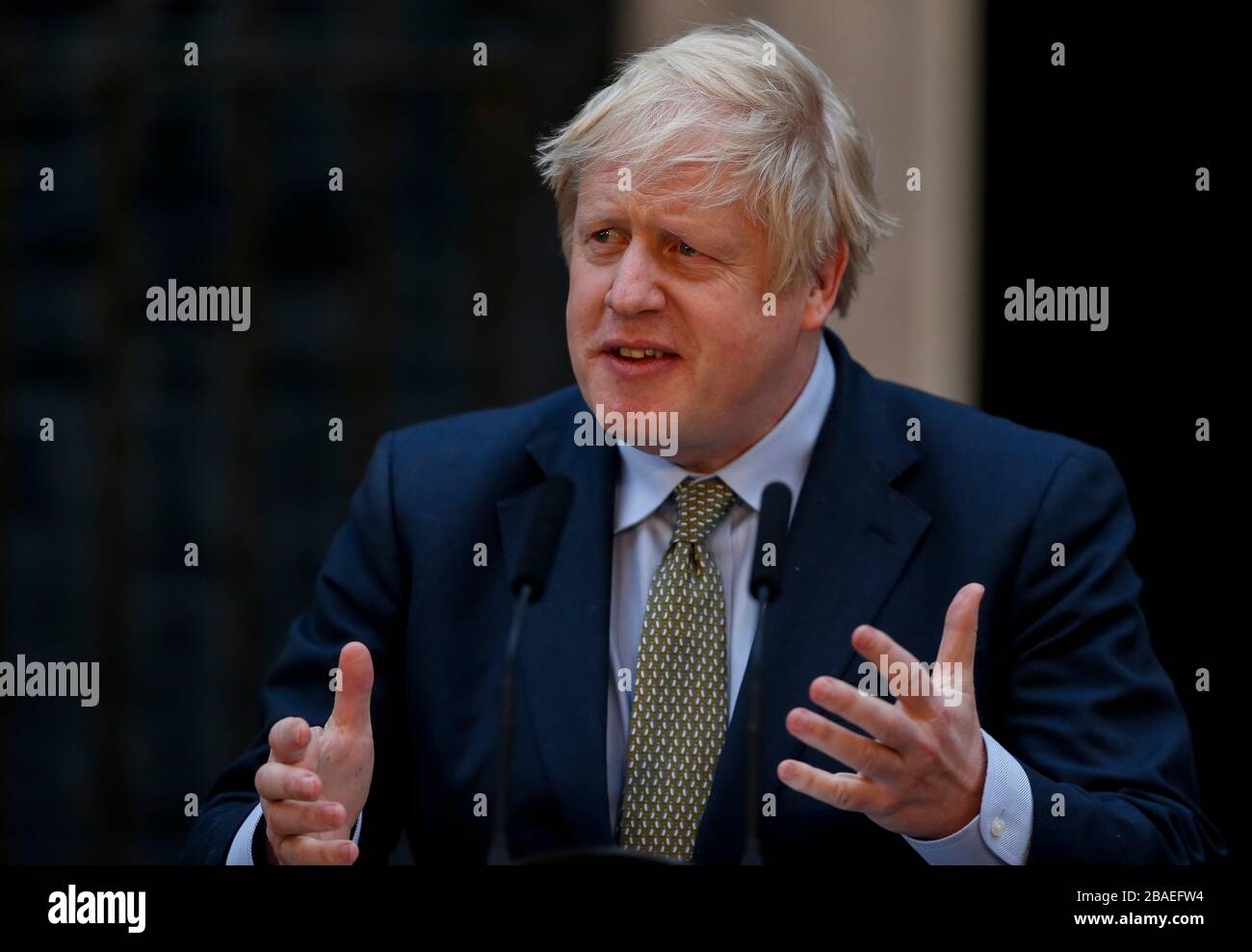 Londres, Royaume-Uni. 13 décembre 2019. Photo du dossier prise le 13 décembre 2019 montre que le Premier ministre britannique Boris Johnson s'exprimait à l'extérieur du 10 Downing Street à Londres, en Grande-Bretagne. Le cabinet du Premier ministre britannique a déclaré vendredi que le Premier ministre Boris Johnson avait testé un coronavirus positif. Crédit: Han Yan/Xinhua/Alay Live News Banque D'Images