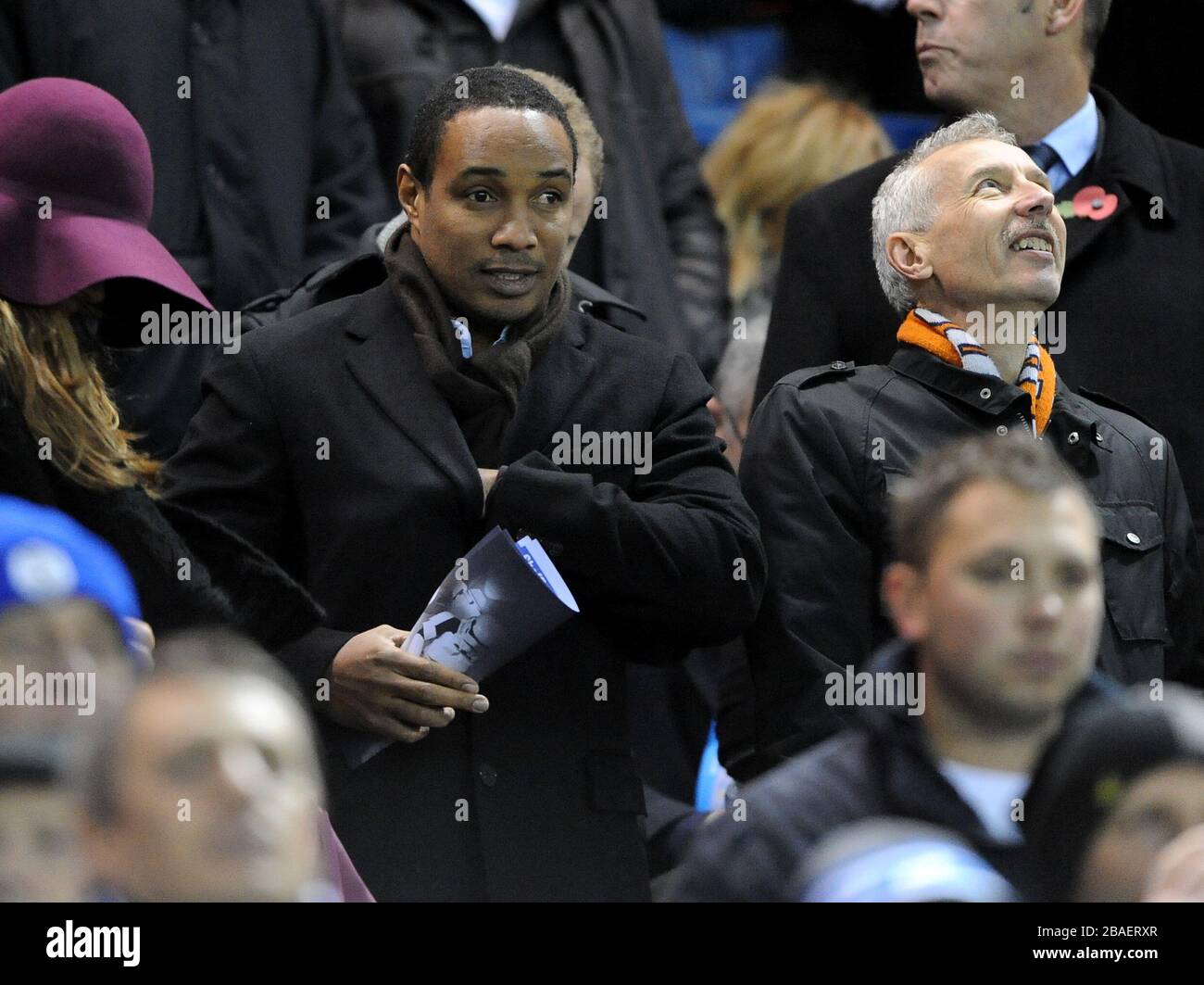 Paul Ince dans les stands pour regarder le jeu entre Sheffield Wednesday et Blackpool. Banque D'Images