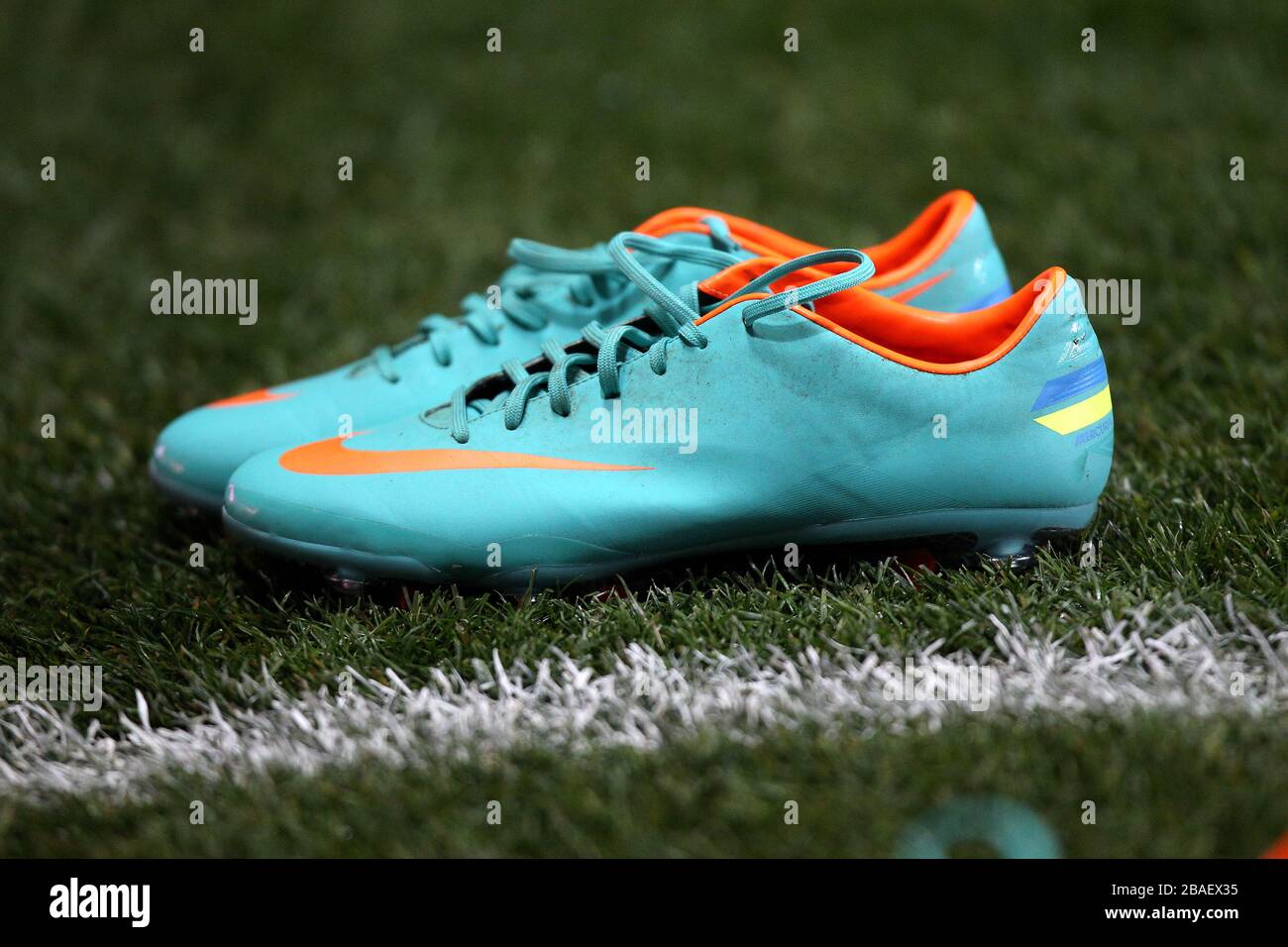 Nike football boots Banque de photographies et d'images à haute résolution  - Alamy