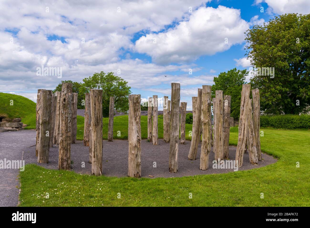 Tombes de chien de passage néolithique Knowth dans la vallée de Boyne, en Irlande Banque D'Images