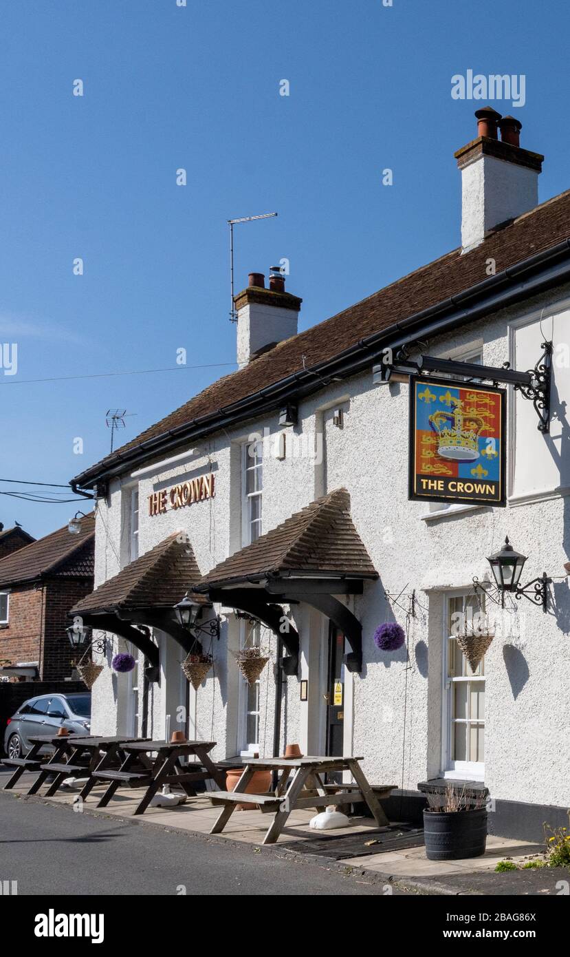 The Crown public House, Pineview Close, Badshot Lea, Farnham, Surrey, Angleterre, Royaume-Uni Banque D'Images