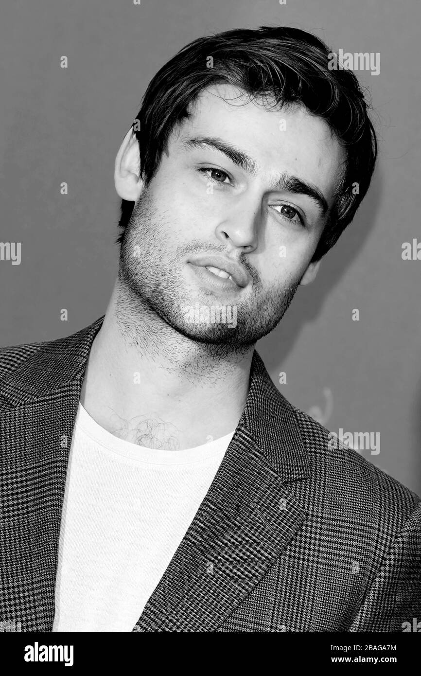 Douglas Booth assiste à un photocrate pour mon année de Salinger au cours du 70ème Festival du film de Berlin, Grand Hyatt Berlin à Berlin, Allemagne. © Paul Treadway Banque D'Images