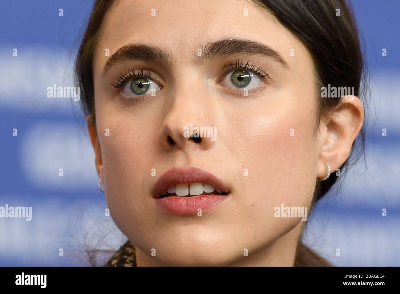 Margaret Qualley assiste à la conférence de presse pour mon année de Salinger au cours du 70ème Festival du film de Berlin au Grand Hyatt Berlin. © Paul Treadway Banque D'Images