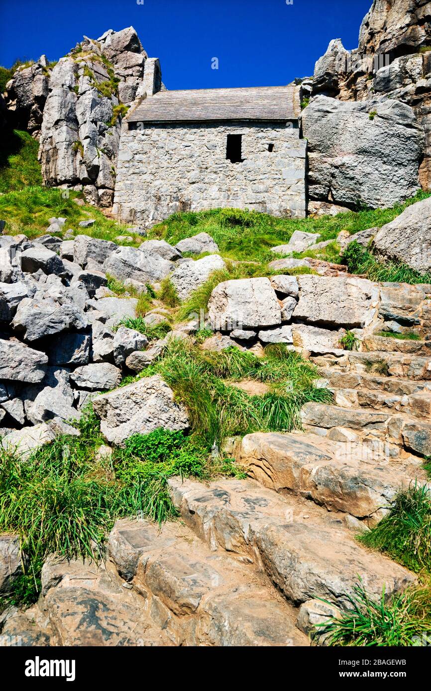 Chapelle St Govans, Pembrokeshire Coast, Pembrokeshire, West Wales, Royaume-Uni Banque D'Images