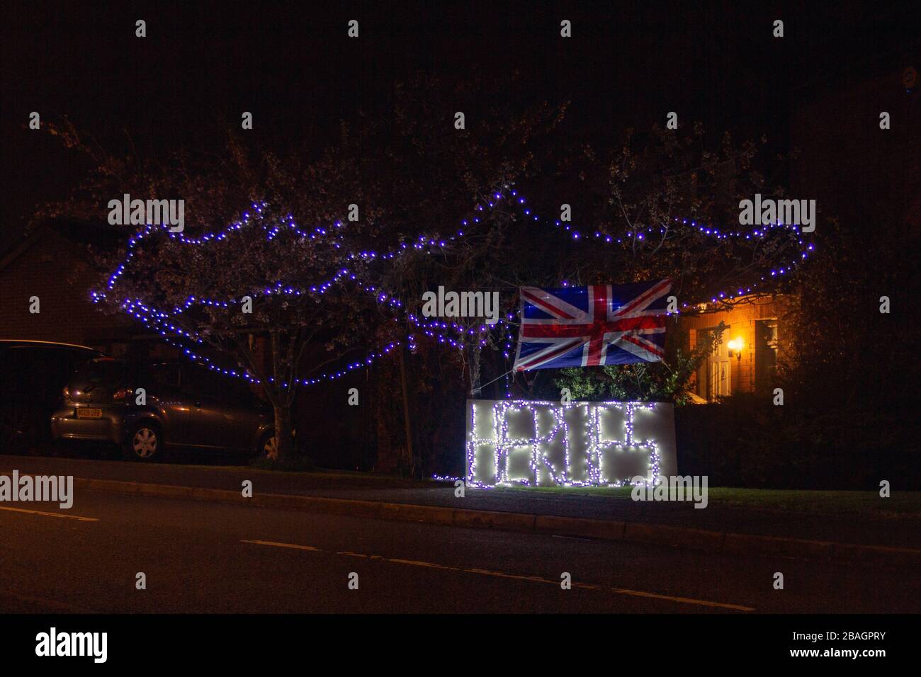 Les habitants de la région montrent leur soutien au personnel du National Health Service lors de la crise du virus corona à Northampton, au Royaume-Uni. Banque D'Images Les habitants de la région montrent leur soutien au personnel du National Health Service lors de la crise du virus corona à Northampton, au Royaume-Uni. Banque D'Images