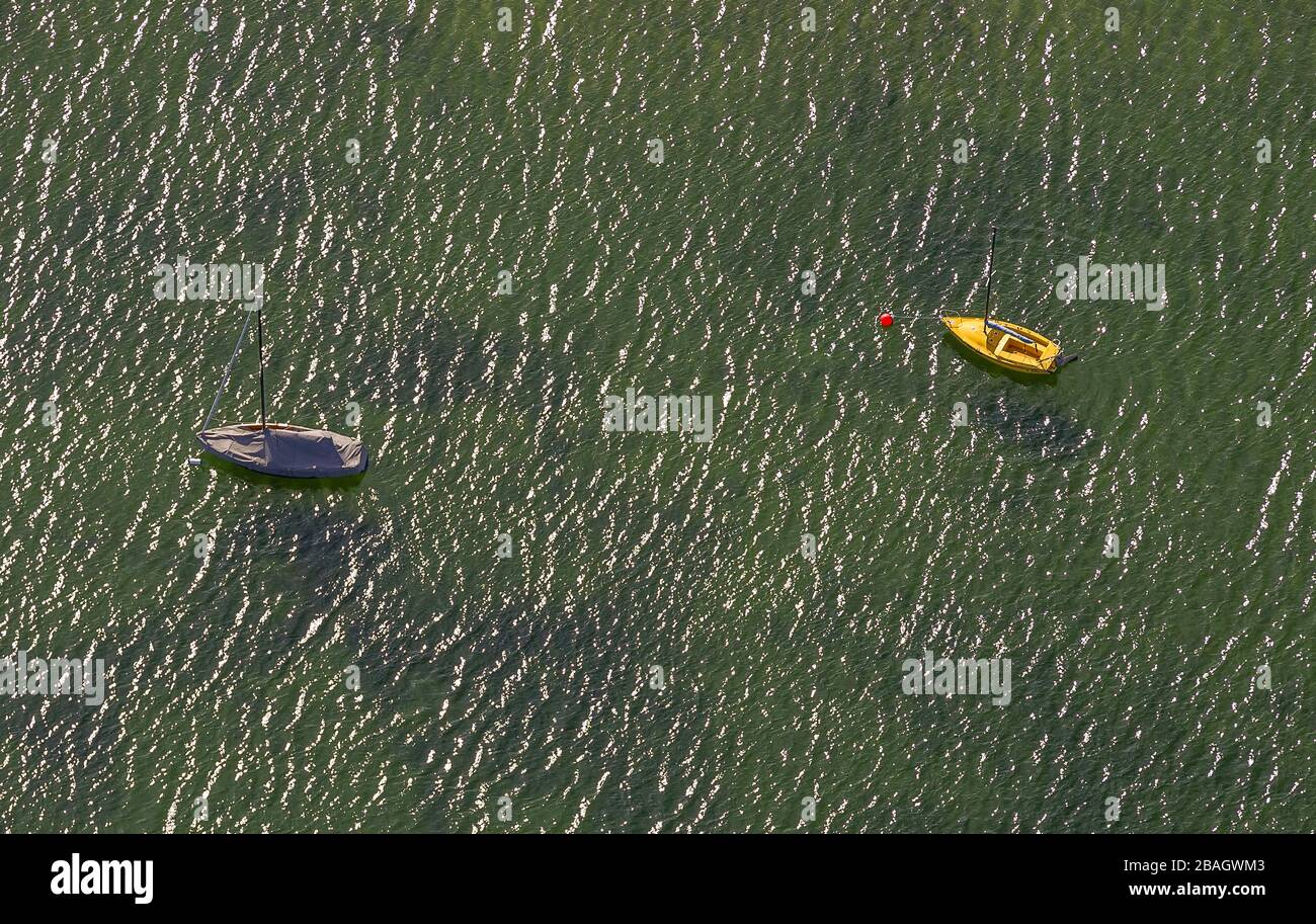 , deux petits voiliers sur le lac artificiel Phoenixsee à Dortmund, 02.10.2013, vue aérienne, Allemagne, Rhénanie-du-Nord-Westphalie, Ruhr Area, Dortmund Banque D'Images