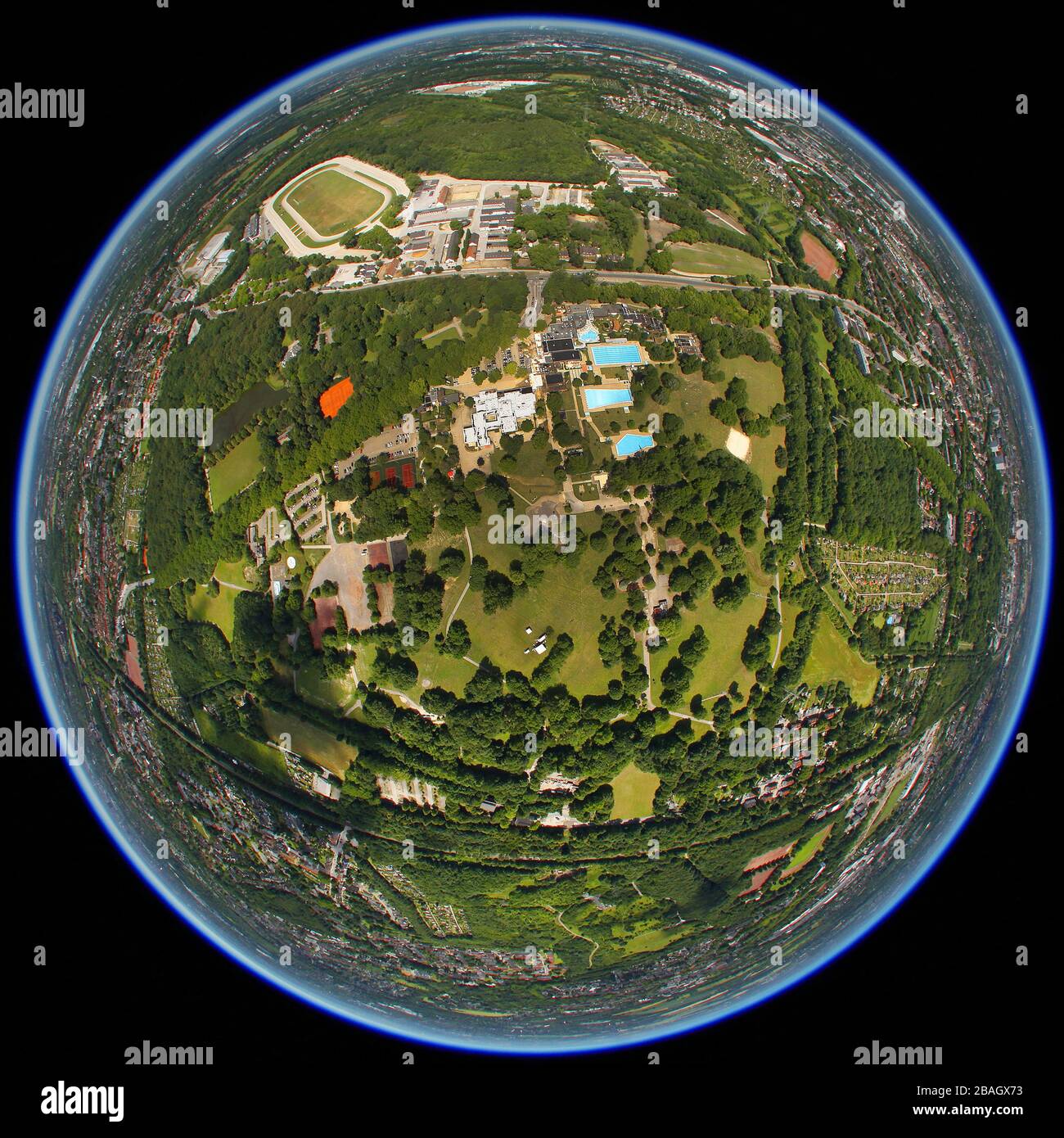 Parc de la santé Nienhausen à Gelsenkirchen avec le bain en plein air Nienhausen et l'hippodrome GelsenTrabPark, 17.06.2011, vue aérienne, Allemagne, Rhénanie-du-Nord-Westphalie, région de la Ruhr, Gelsenkirchen Banque D'Images