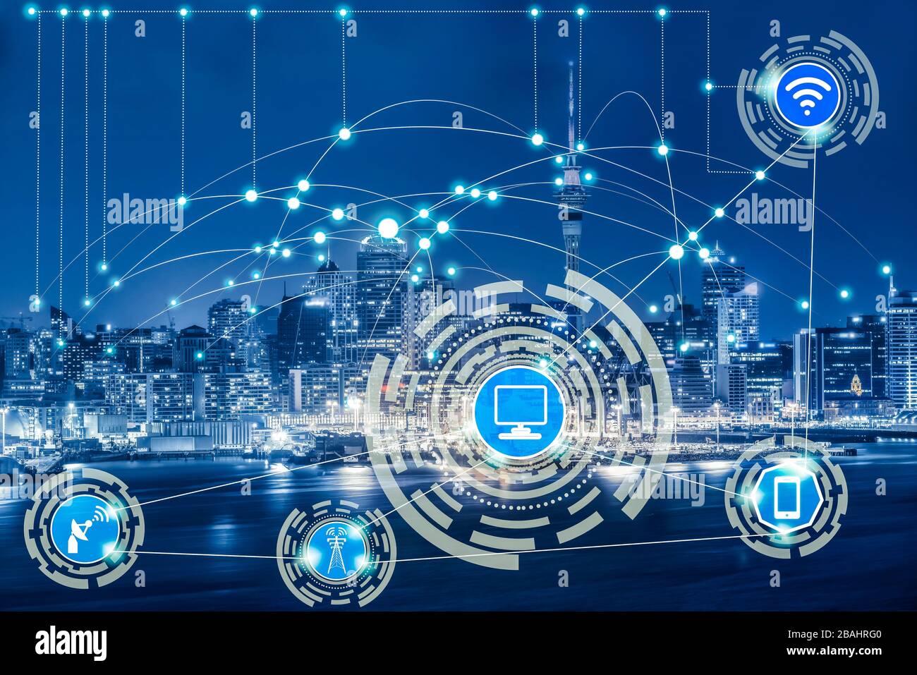 Réseau de communication sans fil Smart city avec graphique montrant concept  d'internet des objets (IOT ) et de l'information et de la communication (  TIC Photo Stock - Alamy