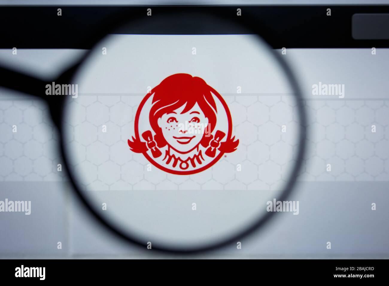 Los Angeles, Californie, États-Unis - 17 Jule 2019: Exemple Editorial de WENDYS site web HomePage. Logo WENDYS visible sur l'écran. Banque D'Images