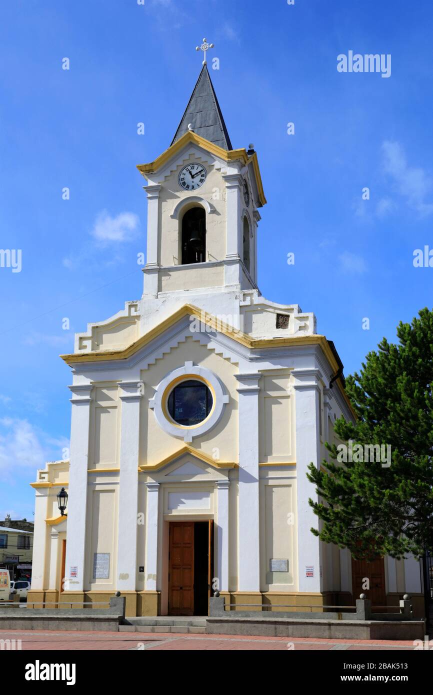 Extérieur de l'église Maria Auxiliadora, ville de Puerto Natales, Patagonia, Chili, Amérique du Sud Banque D'Images