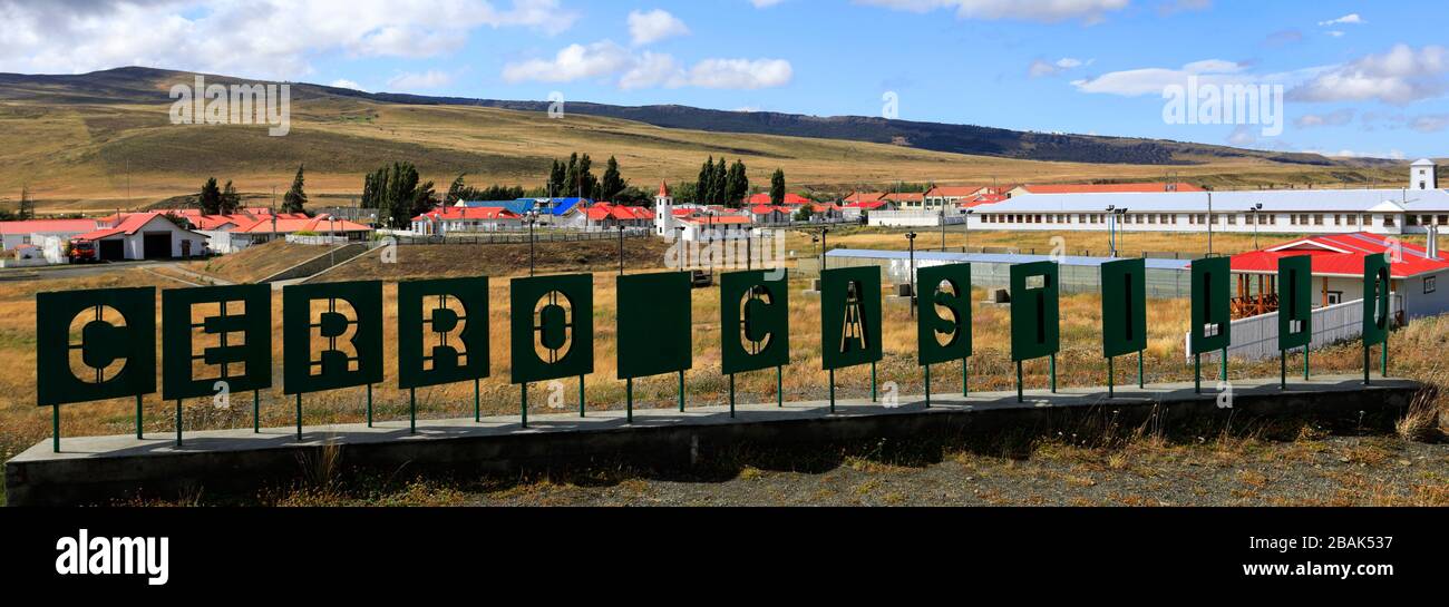 Vue sur la ville de Cerro Castillo, région de Magallanes, Patagonie, Chili, Amérique du Sud Banque D'Images