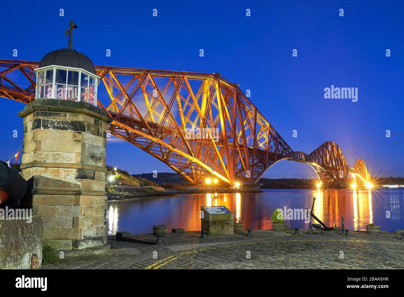 Forth Bridge depuis North Queensferry près d'Edimbourg Ecosse Banque D'Images