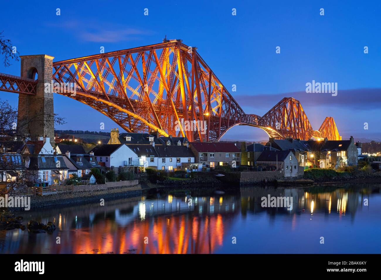 Forth Bridge depuis North Queensferry près d'Edimbourg Ecosse Banque D'Images