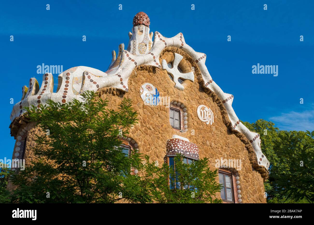 Conçu par l’architecte catalan Antoni Gaudí , le parc Güell de Barcelon. Banque D'Images