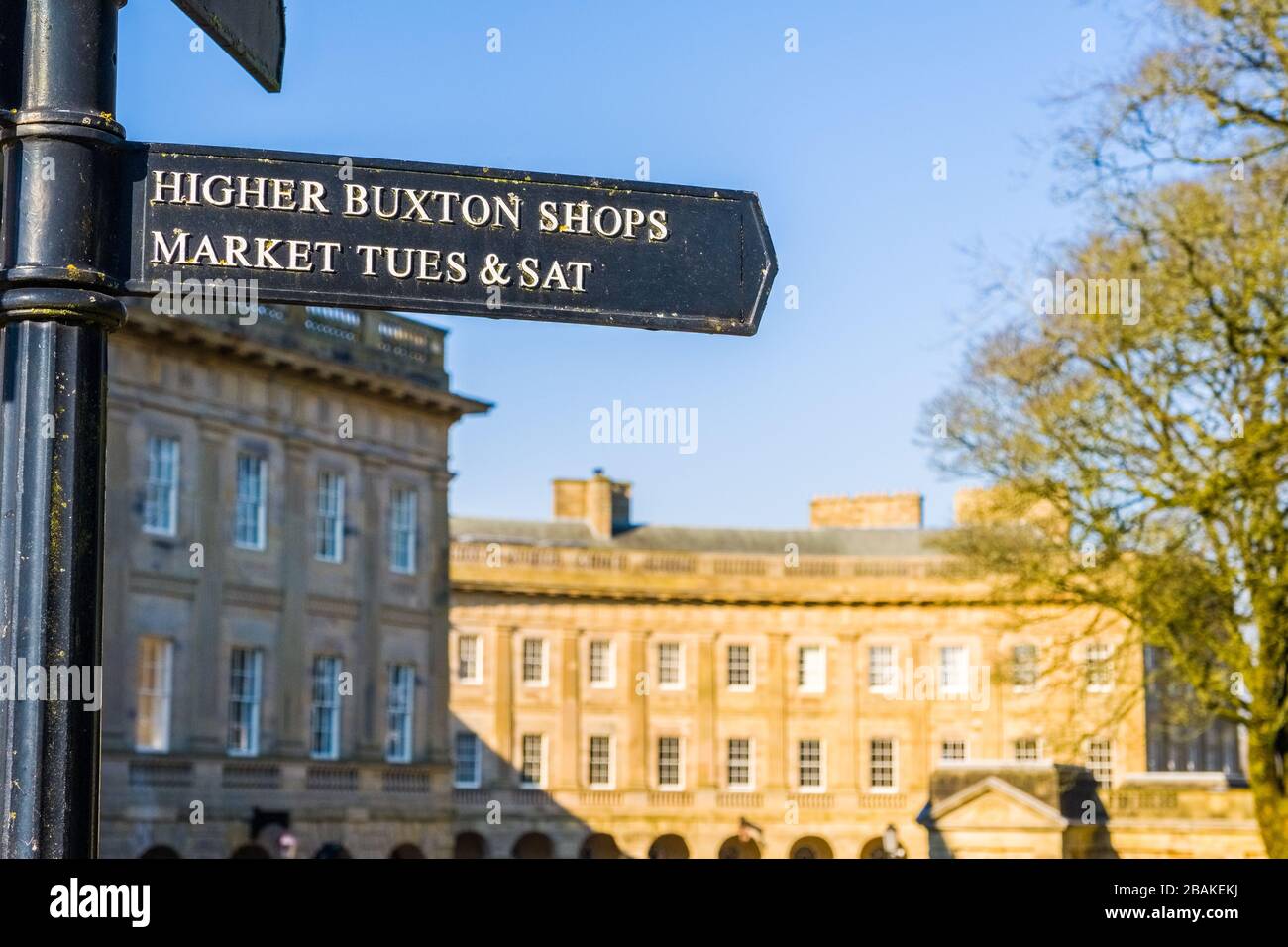 Buxton, Derbyshire. Le Peak District spa de la ville récemment restaurée Georgian Crescent Banque D'Images