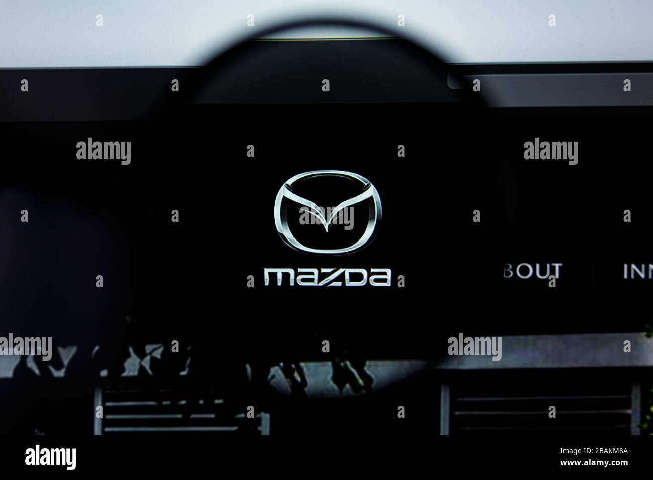 Los Angeles, Californie, États-Unis - 12 juin 2019 : éditorial illustratif de la page d'accueil du site web de Mazda. Logo Mazda visible à l'écran Banque D'Images