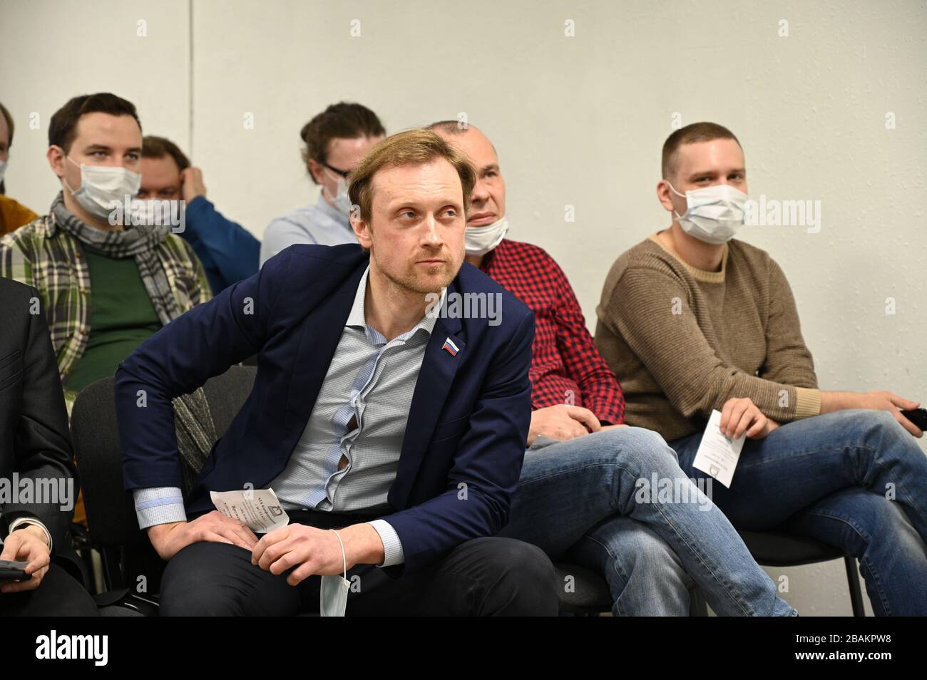 Saint-Pétersbourg, Russie, 27 mars 2020. Le parti Yabloko s'est réuni pour désigner un candidat à l'Assemblée législative de Saint-Pétersbourg. Certains délégués migh Banque D'Images