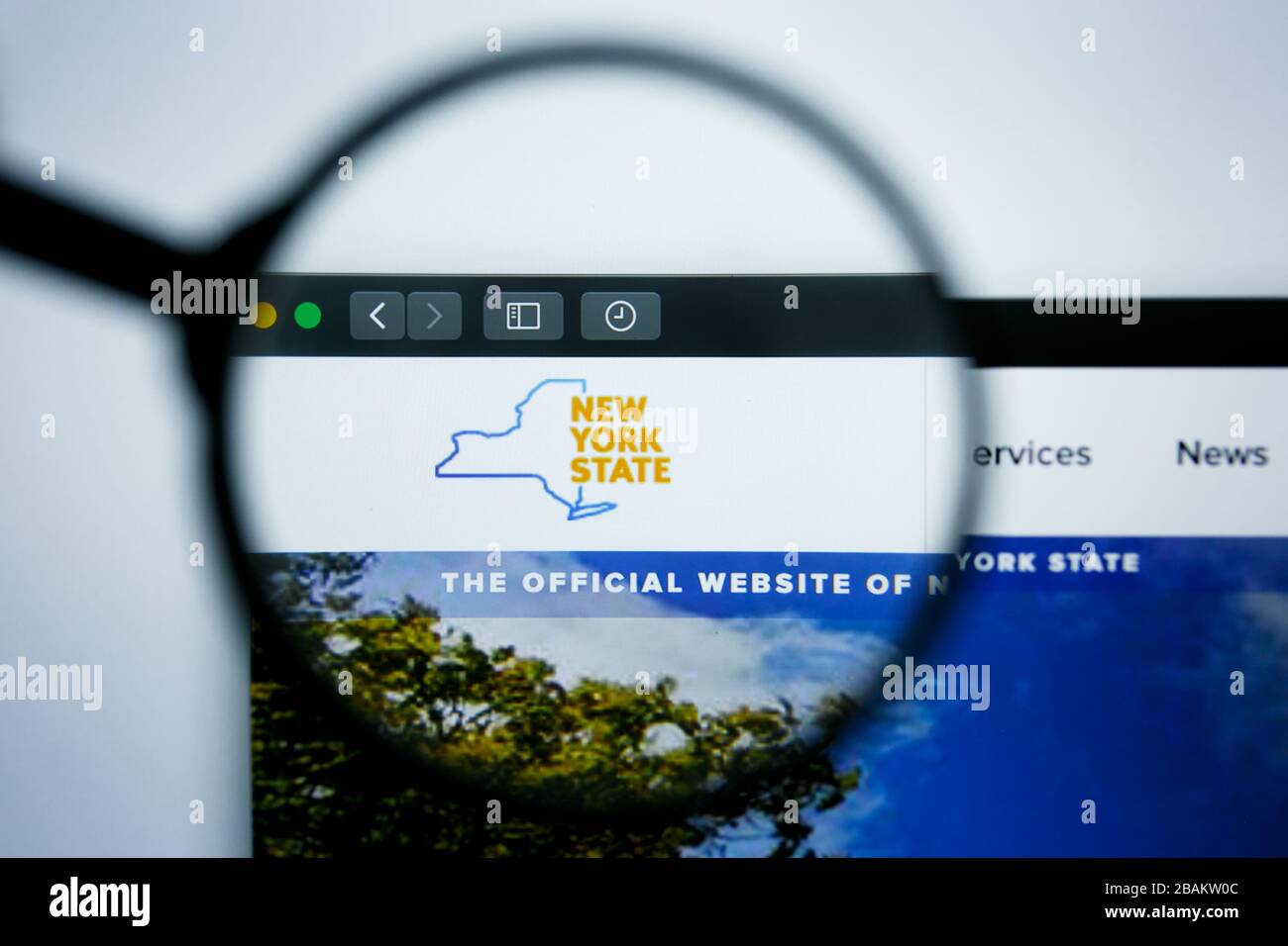 Los Angeles, Californie, États-Unis - 25 juin 2019 : éditorial illustratif de la page d'accueil du site de l'État de New york. New york statelogo visible sur l'écran Banque D'Images