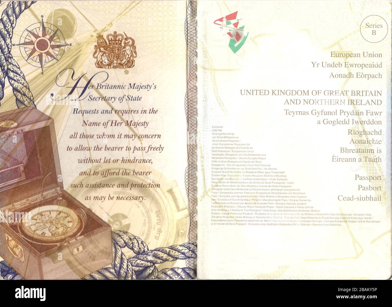 Pages intérieures du passeport de l'Union européenne du Royaume-Uni, couverture intérieure et Page 1 du passeport du Royaume-Uni de Grande-Bretagne et d'Irlande du Nord Banque D'Images