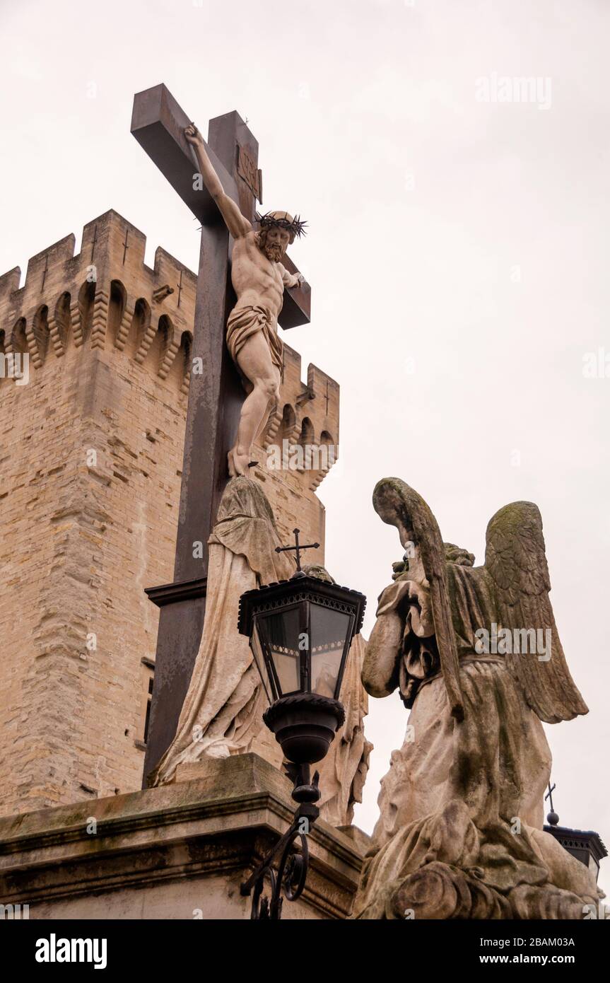 Christ sur la Croix à notre Dame des Doms à Avignon, France, demeure des papes au XIVe siècle. Banque D'Images