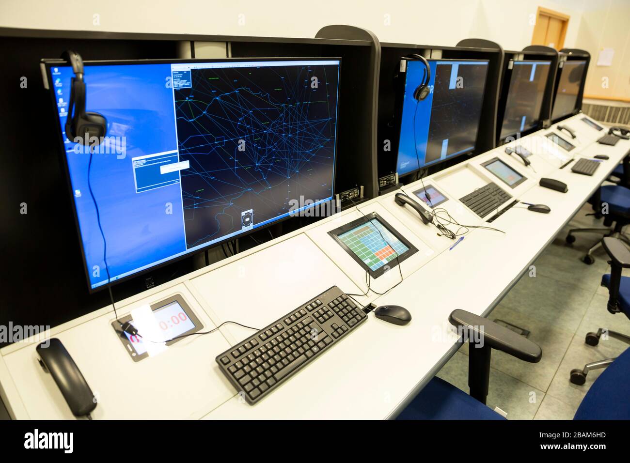 Station de simulation de contrôle de la circulation aérienne. Banque D'Images