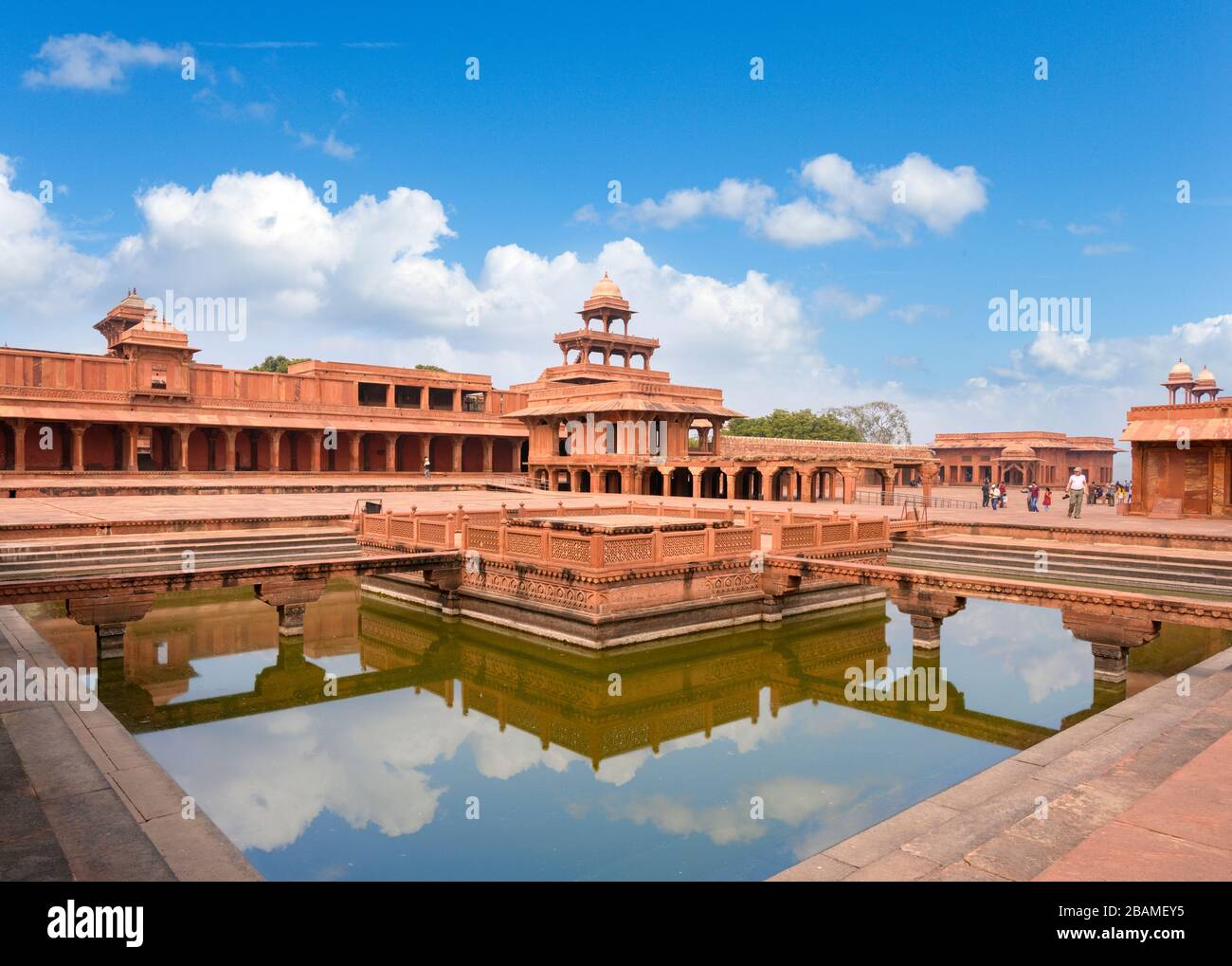 Le bassin ornamental en direction de Panch Mahal, Fatehpur Sikri, Agra District, Uttar Pradesh, Inde Banque D'Images