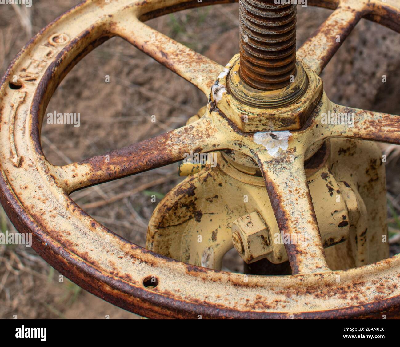 Ancien portail de travail sur un ranch historique Banque D'Images