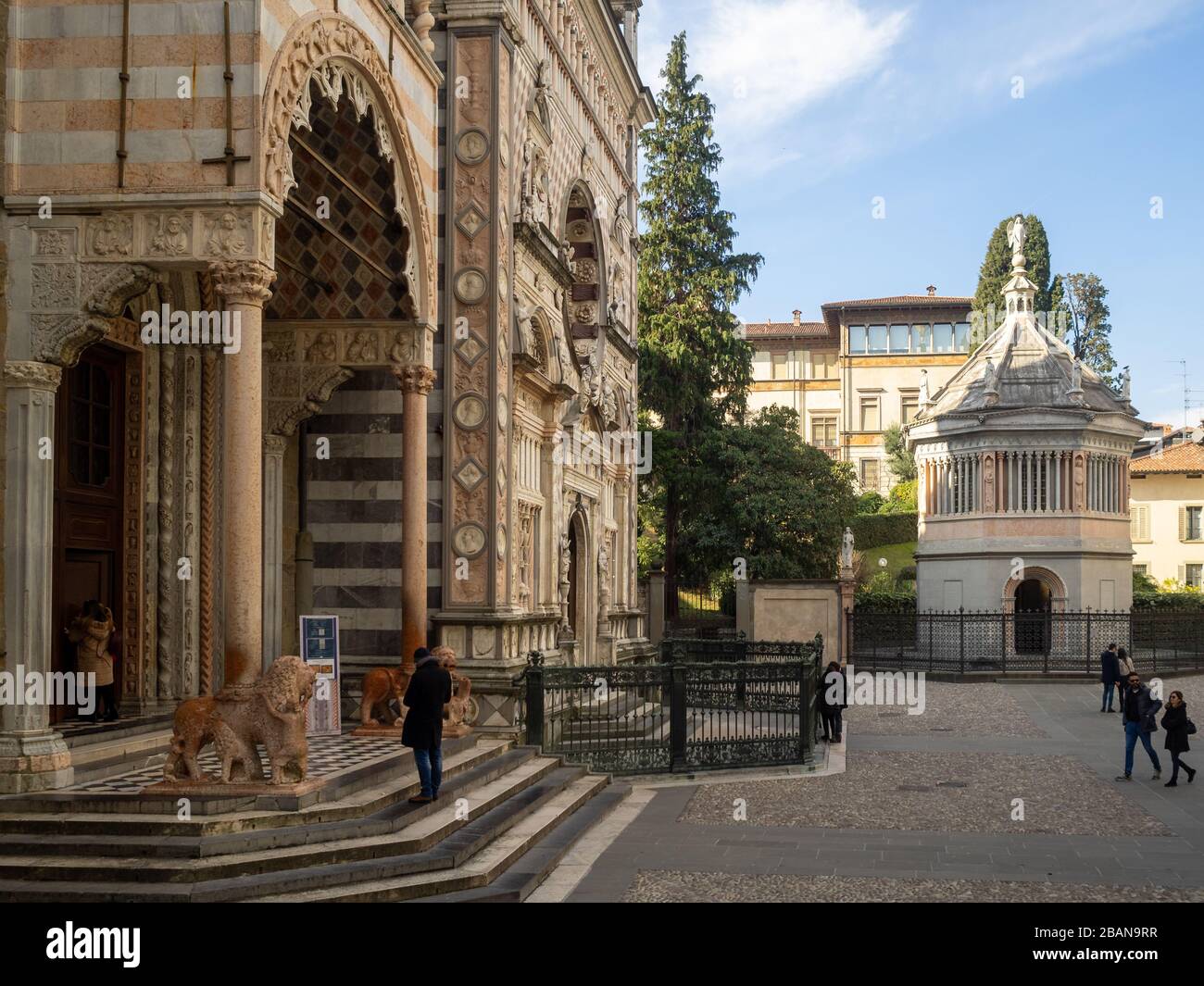 Bergame Piazza Duomo vue sur le Duomo Banque D'Images