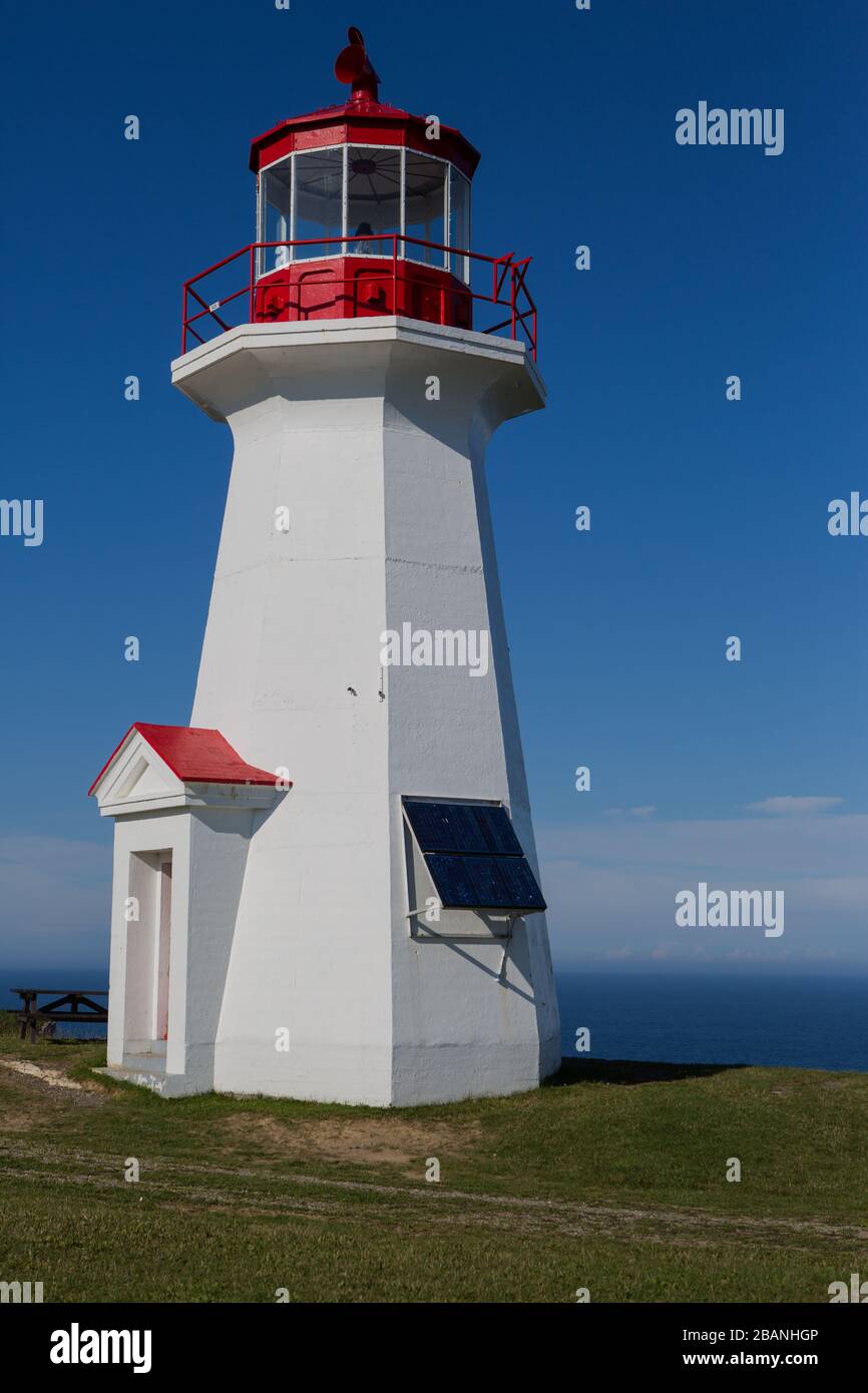 Phare du Cap des Rosiers, Parc Forillon, Gaspesie (QC), août 2013 (photo : Sébastien Lavallee) Banque D'Images